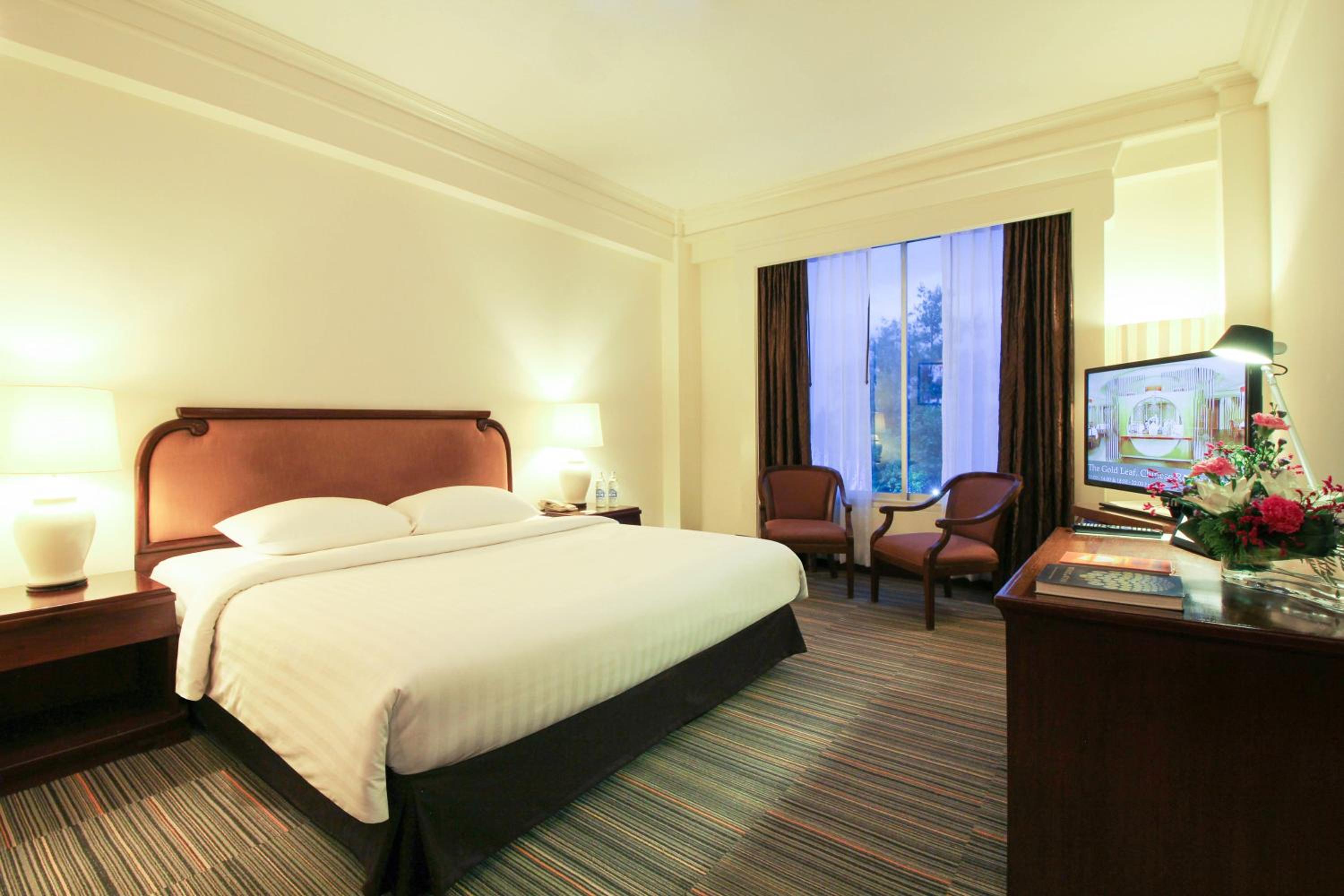 Deluxe King Room