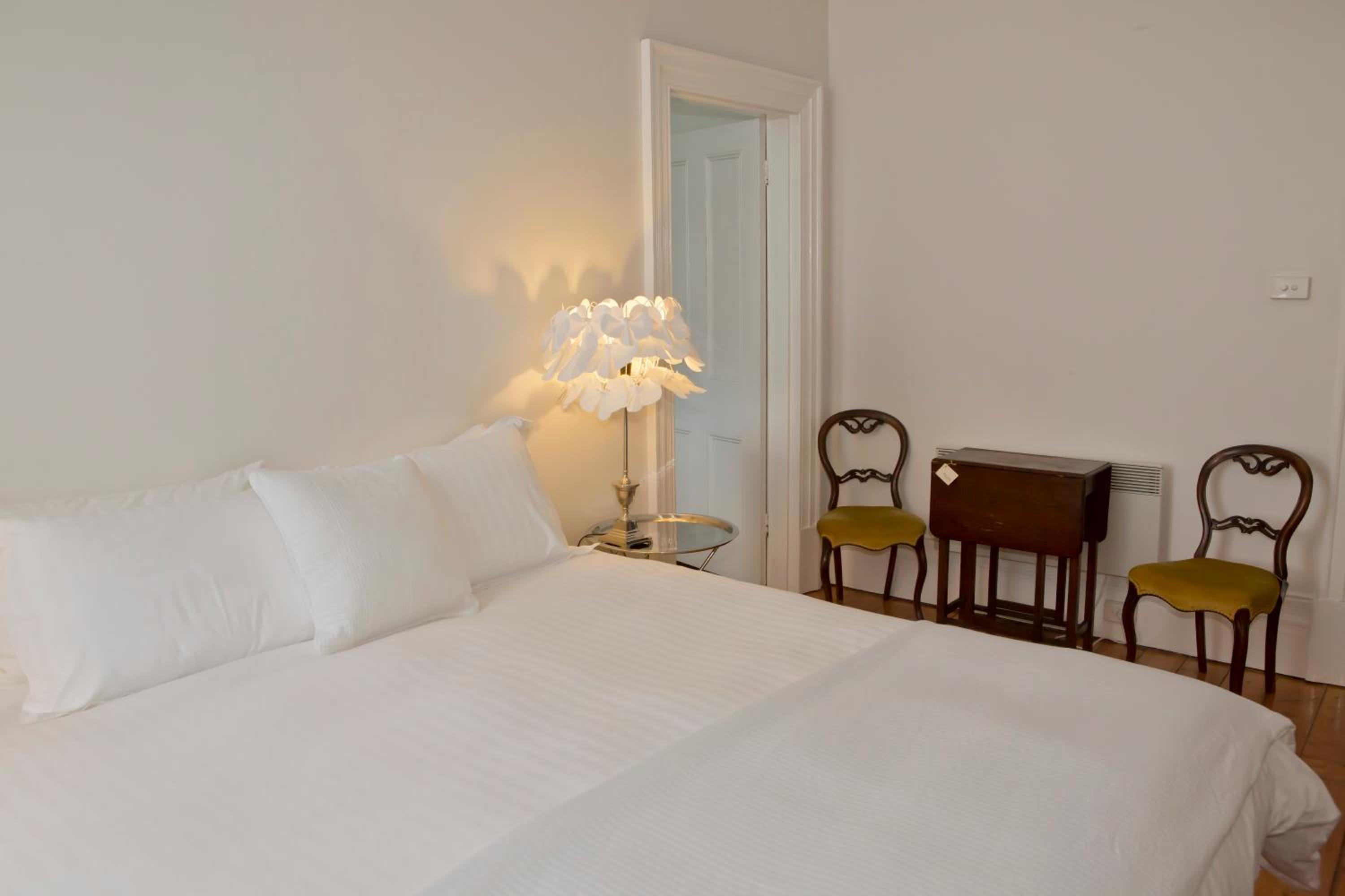Deluxe Upstairs King Room