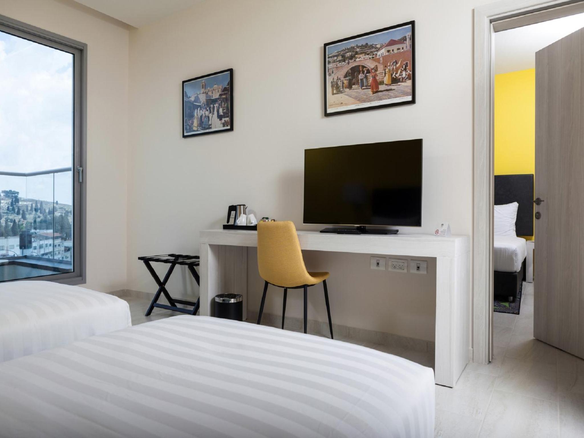 Deluxe Double or Twin Room - Photo 2