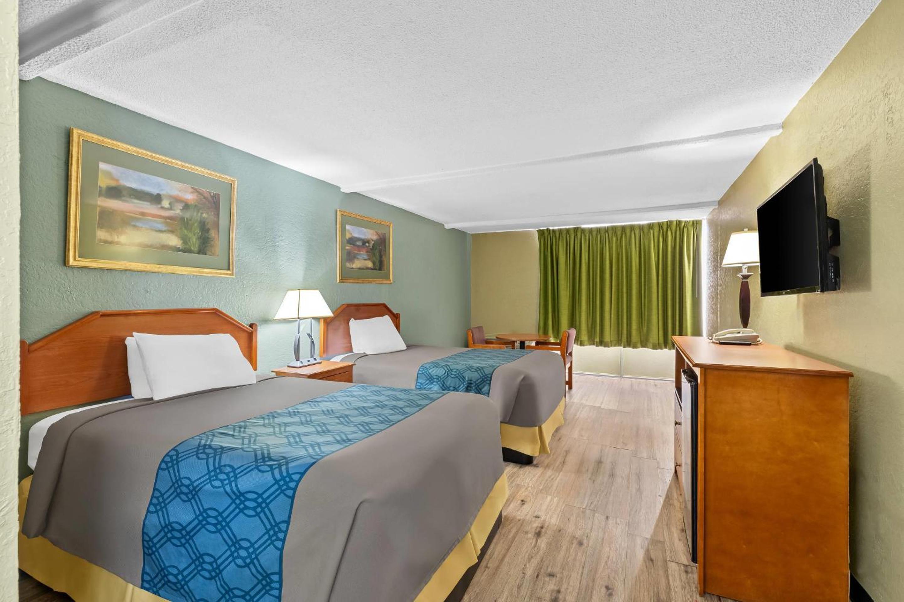 Double Room with Two Double Beds - Non-Smoking - Photo 1