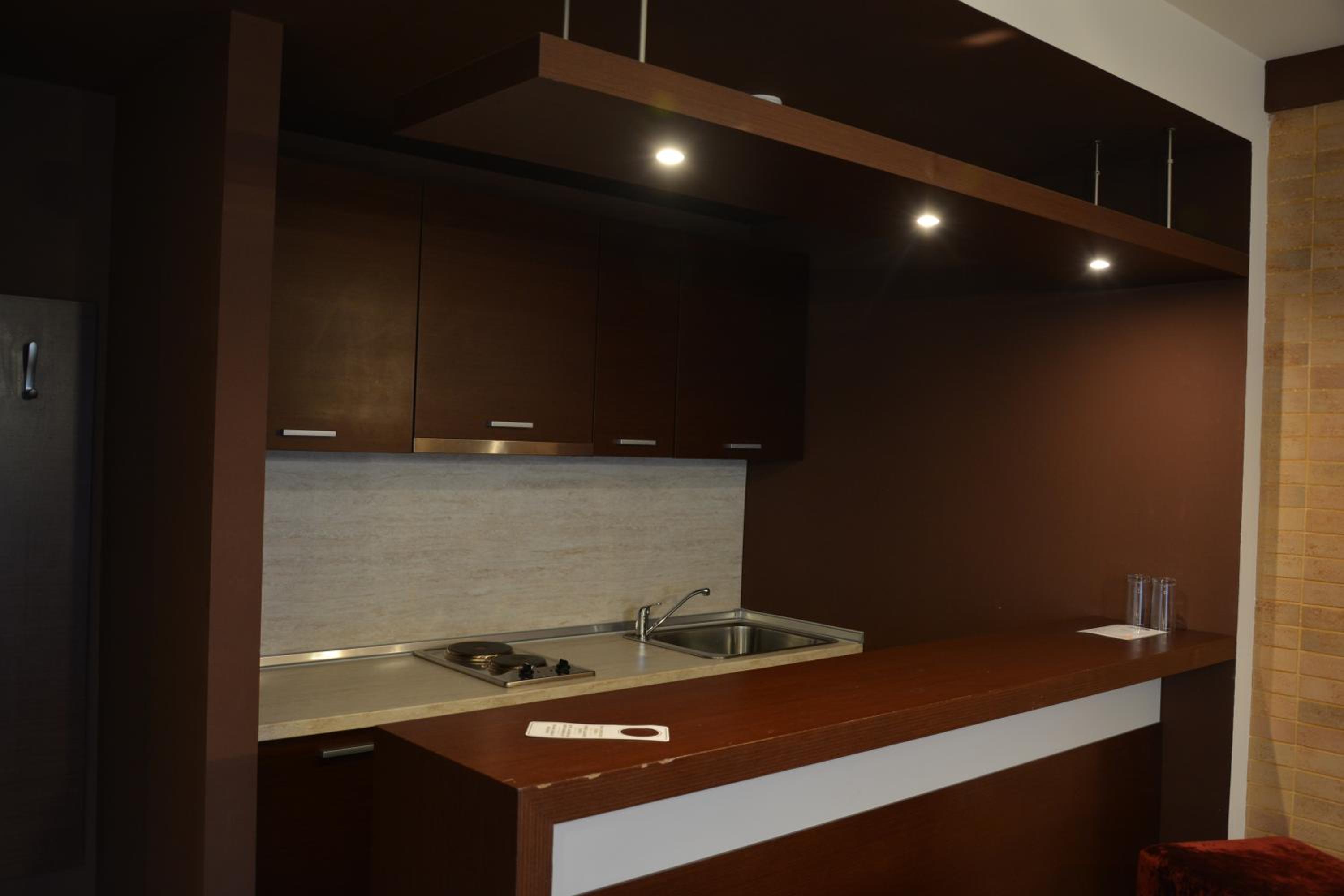 One-Bedroom Apartment with Terrace - Photo 5
