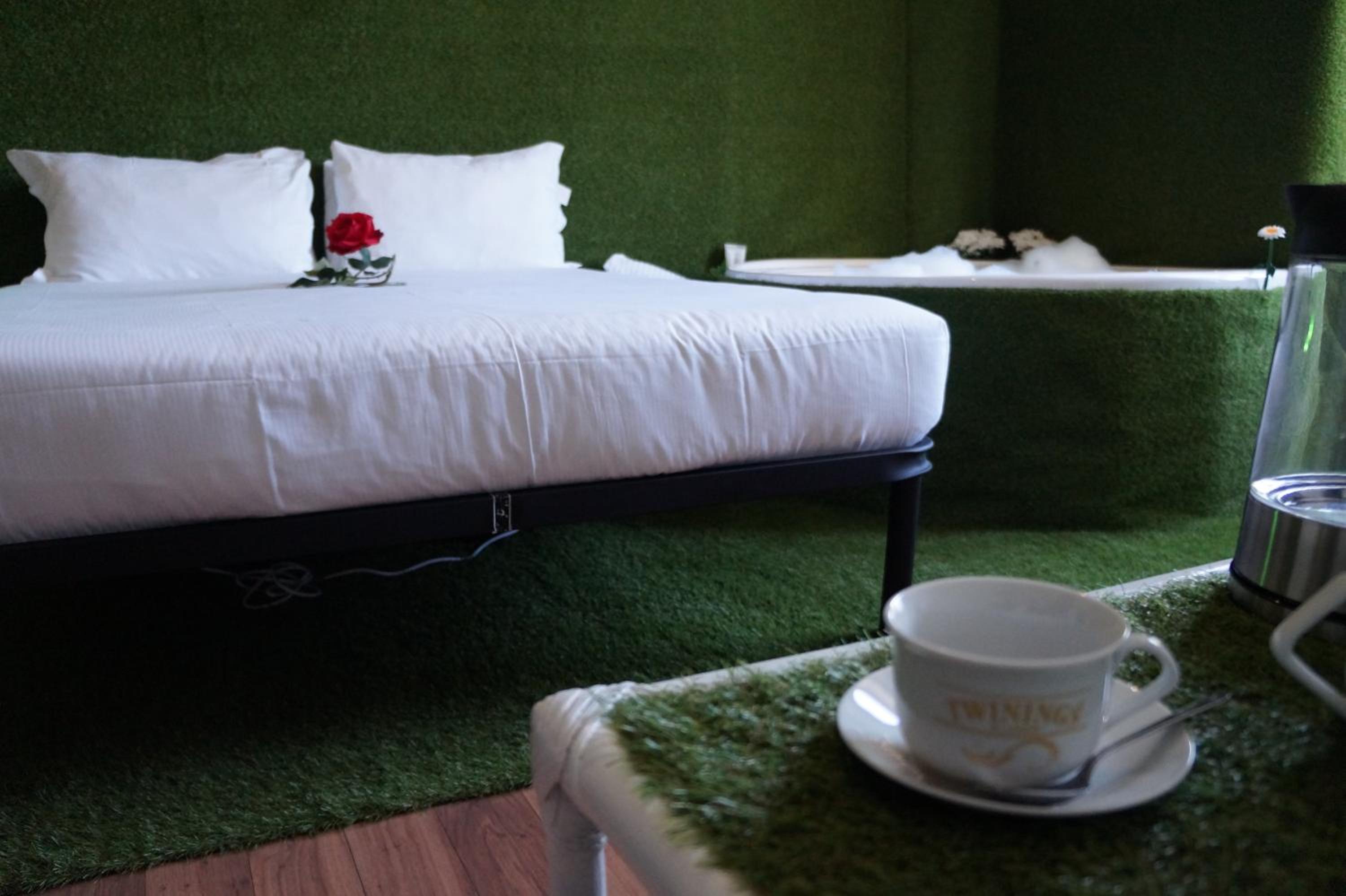 Double Room with Spa Bath photo 2