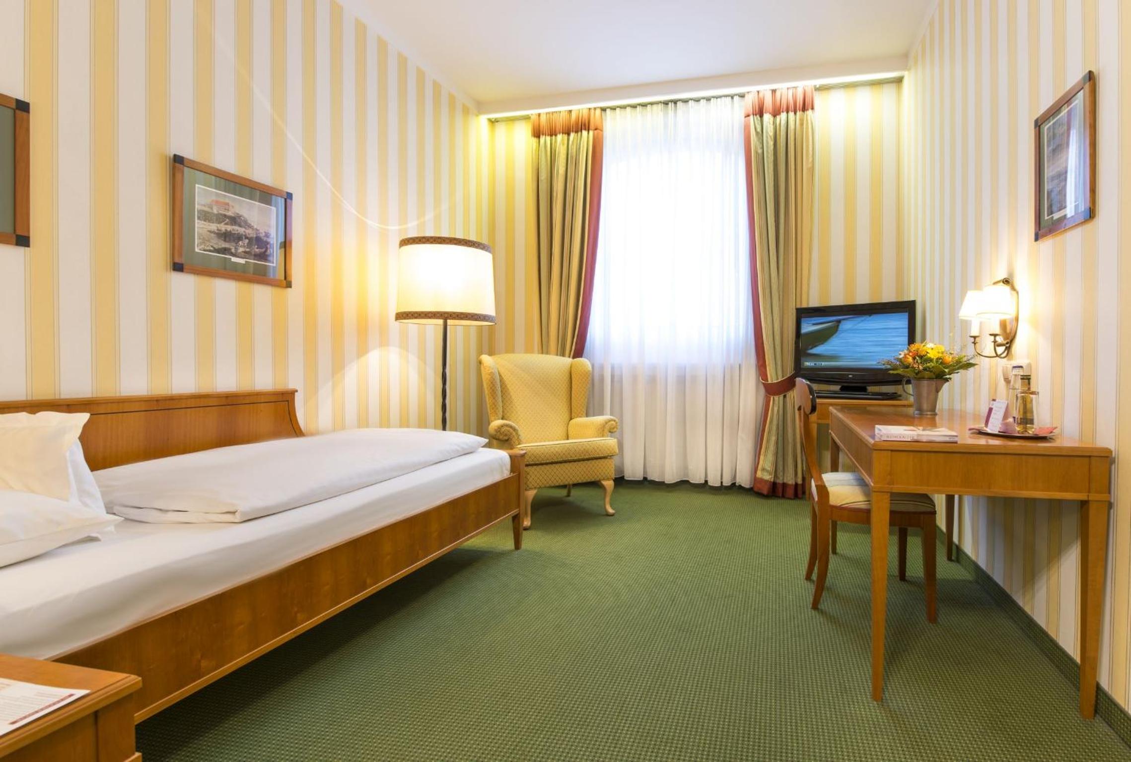 Business Single Room photo 2