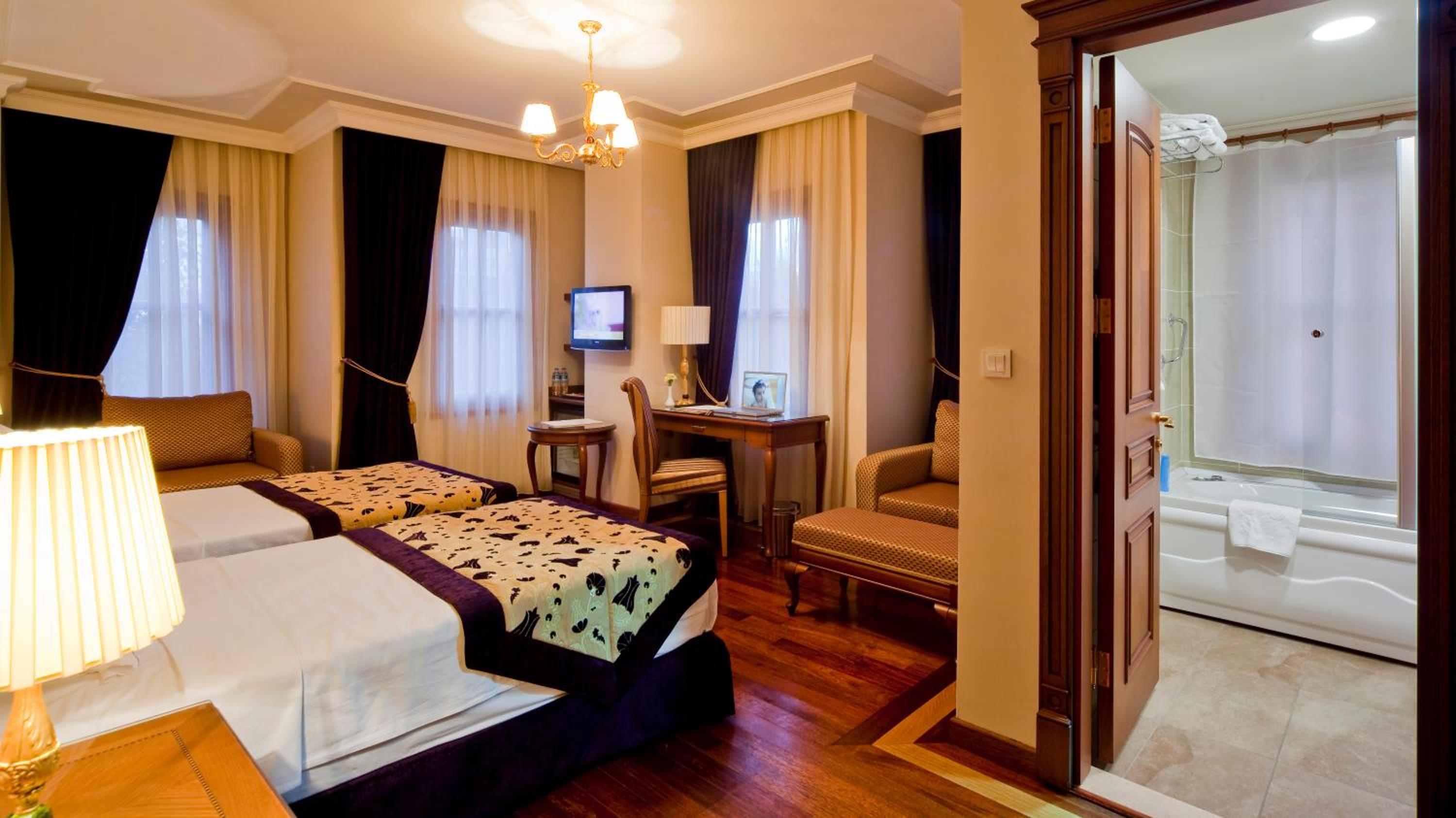 Junior Suite (3 Adults) photo 2