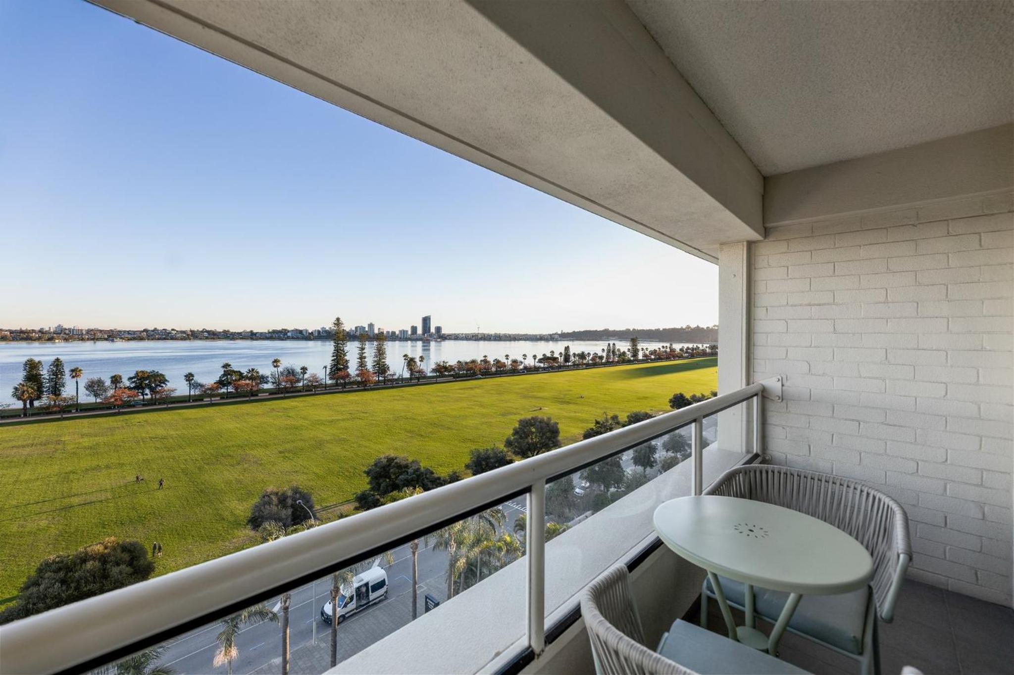 Premium King Room with Balcony and Swan River View - Photo 1