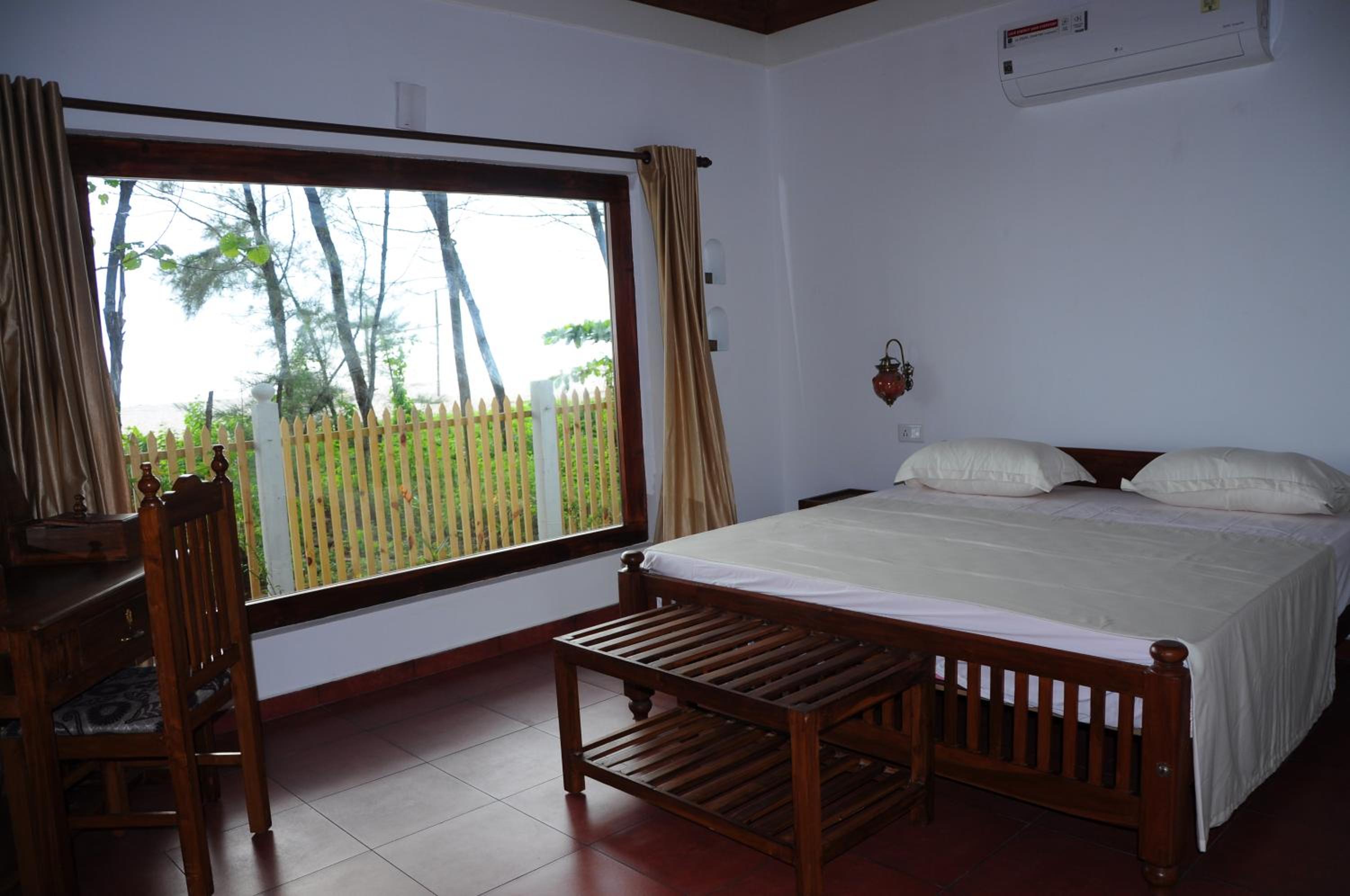 King Room with Sea View photo 2