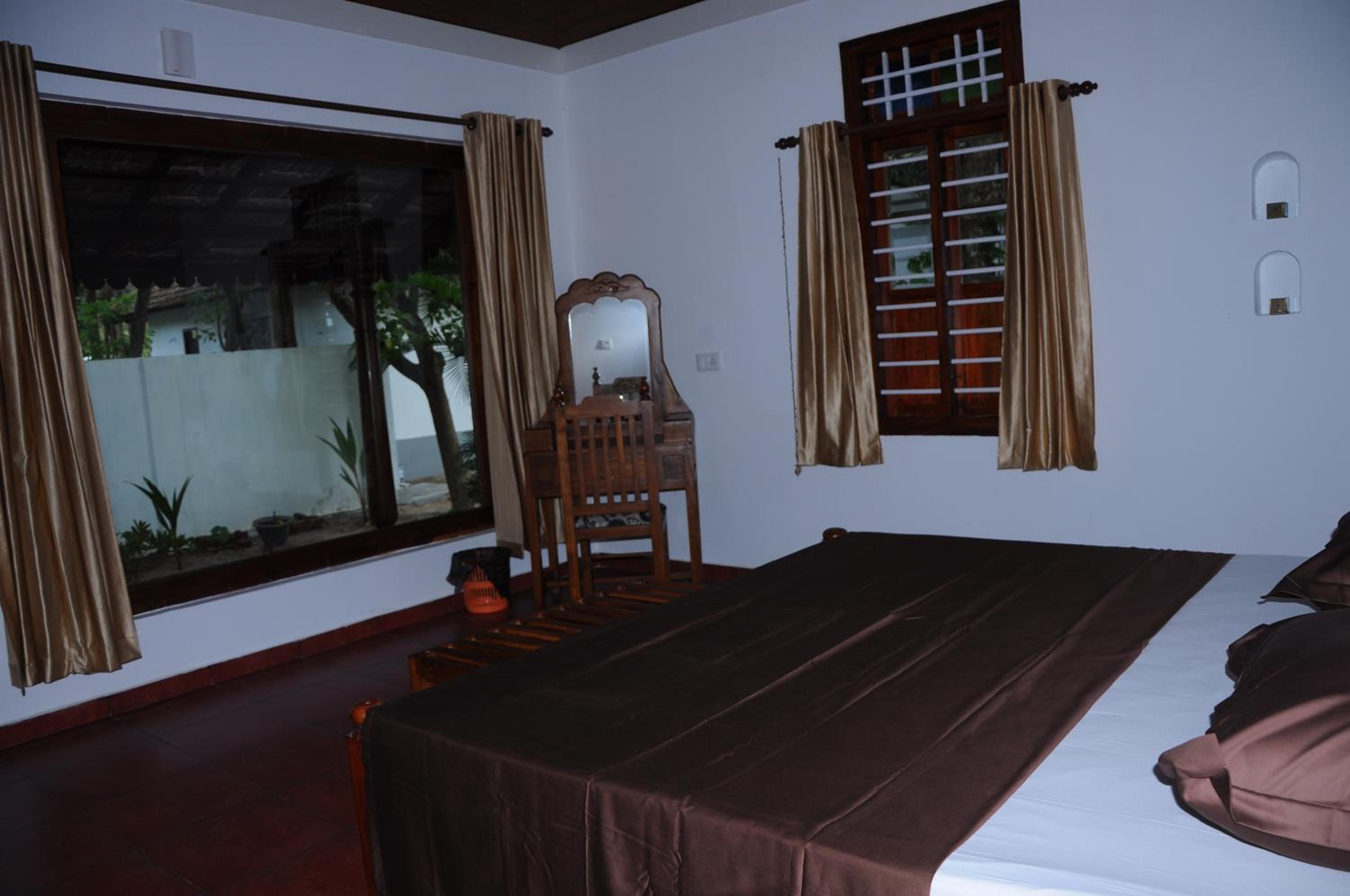 Deluxe Room with Balcony Seaview photo 2