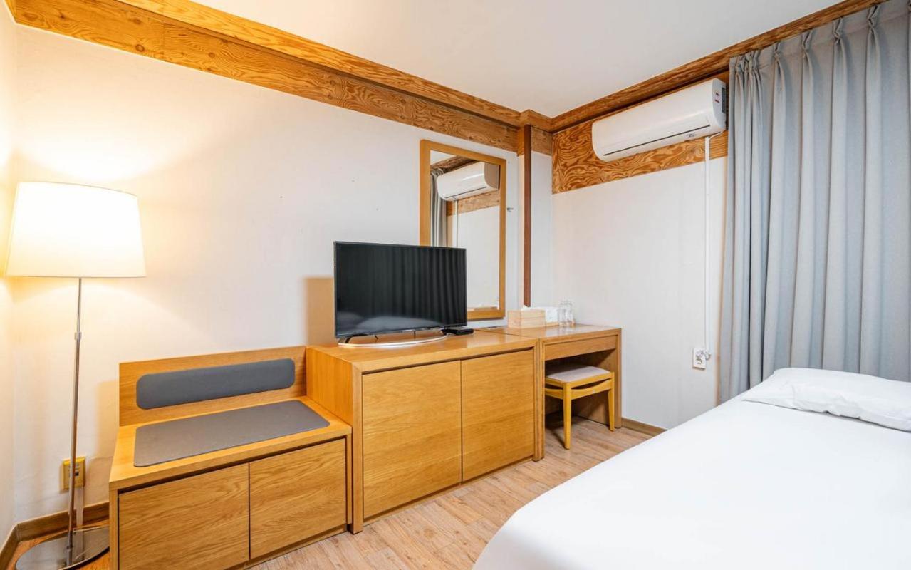 Deluxe Twin Room - Photo 4