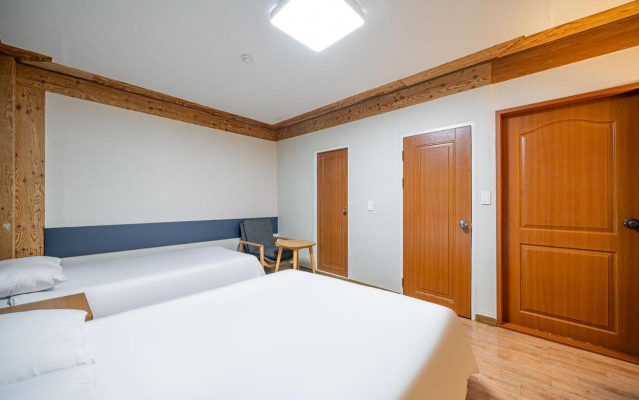 Deluxe Twin Room - Photo 2