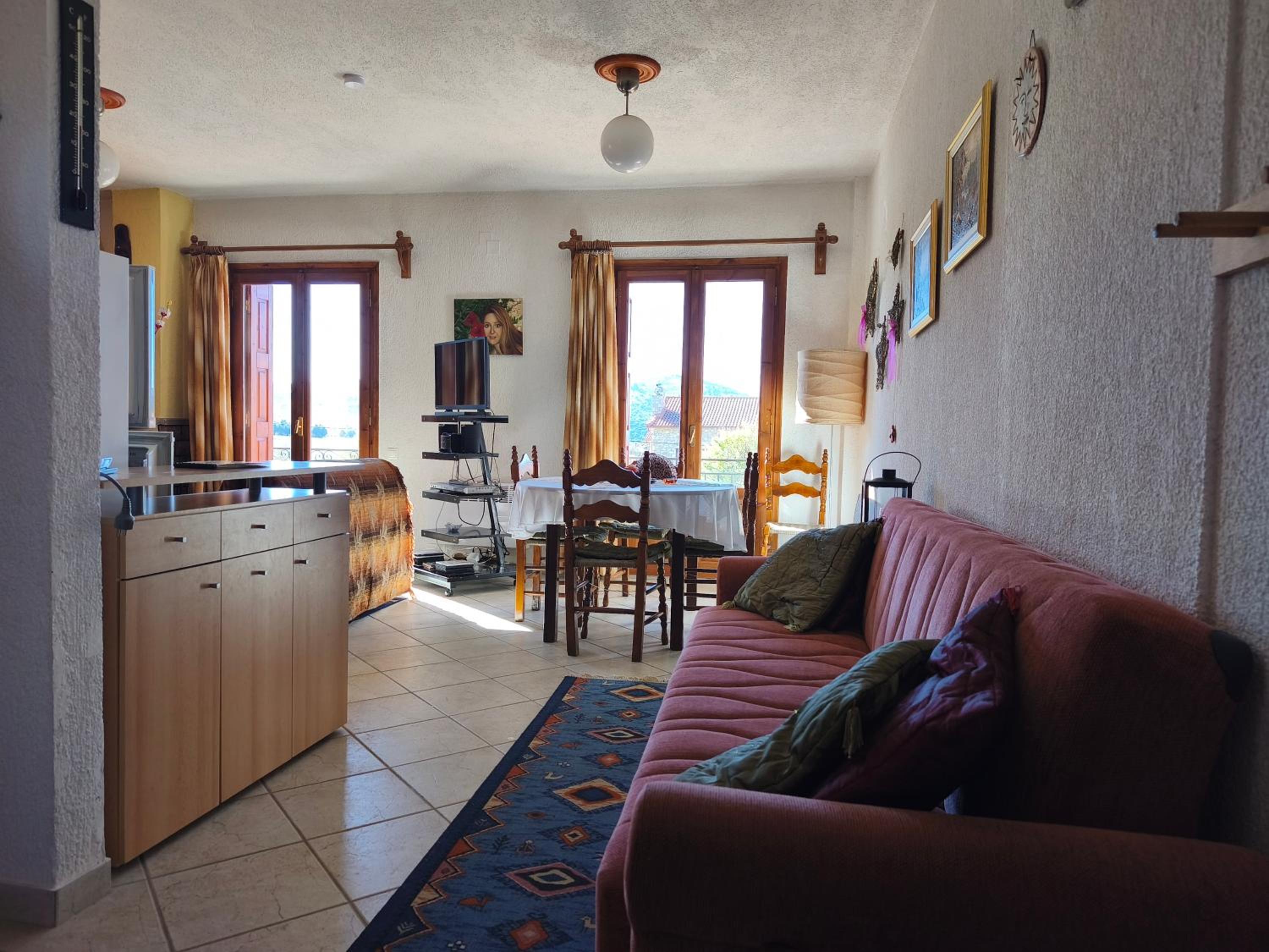 One-Bedroom Apartment - Photo 12
