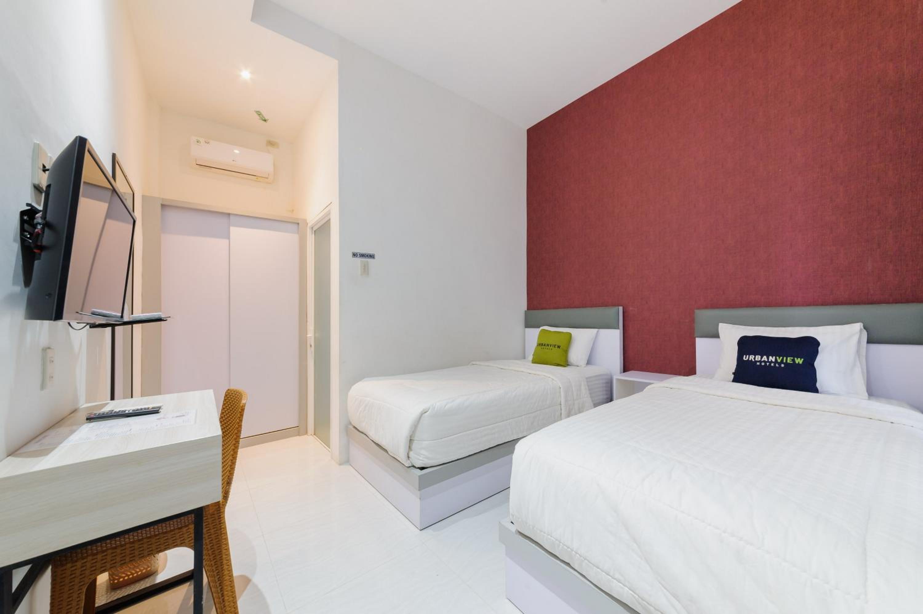 Standard Twin Room - Photo 2