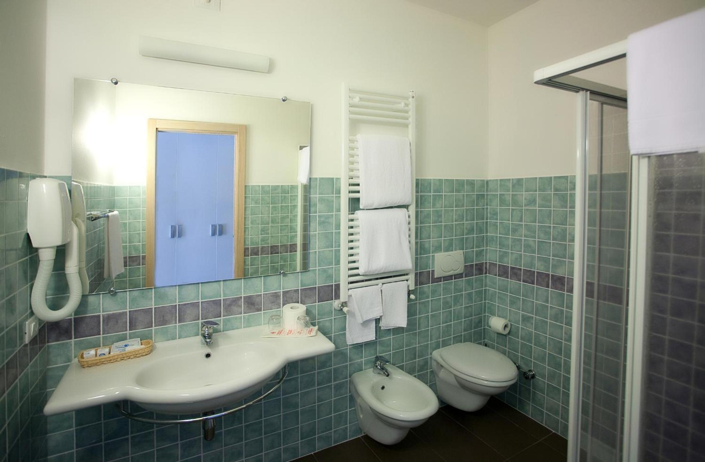 Superior Family Suite - Photo 3