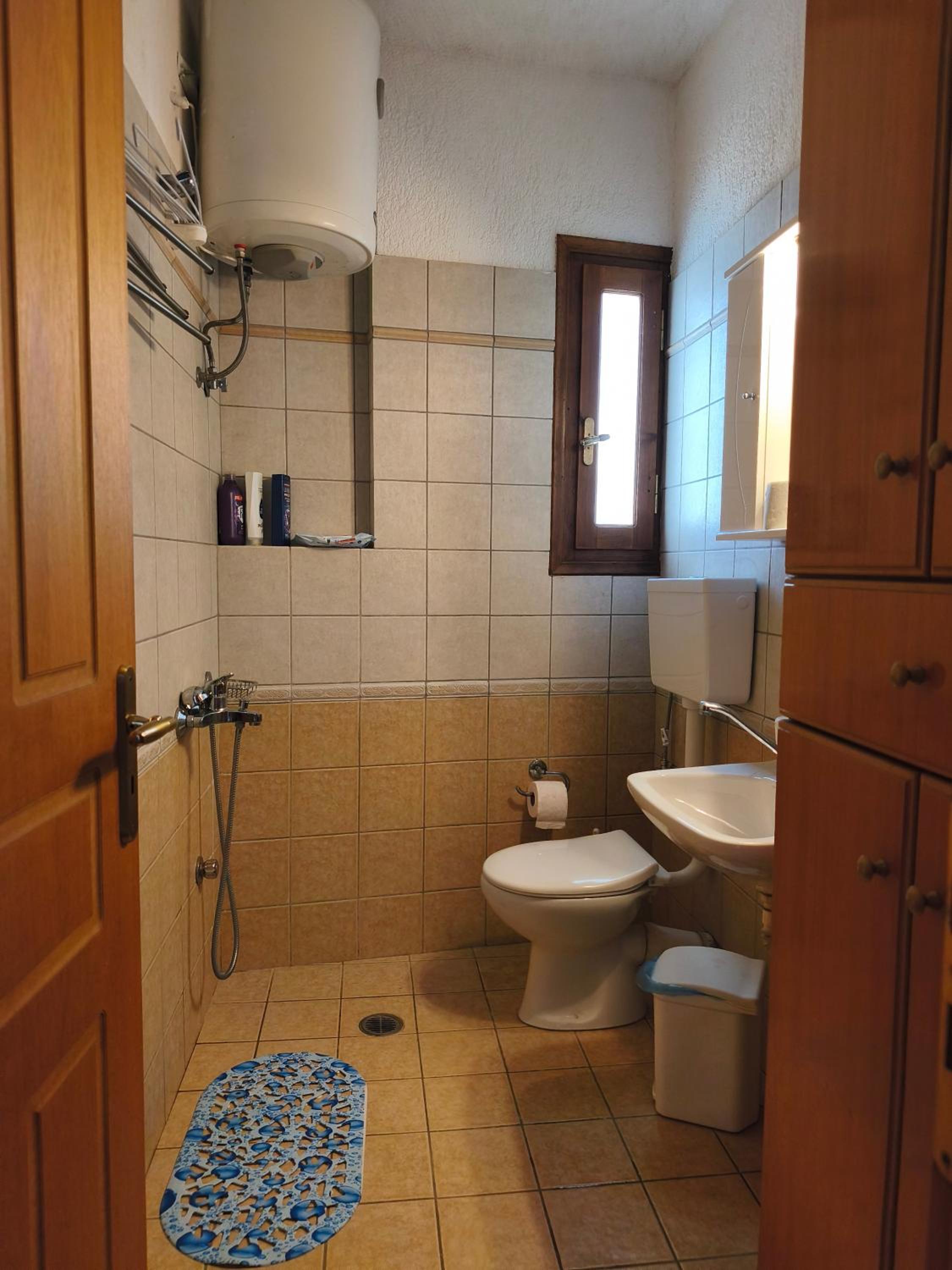 One-Bedroom Apartment - Photo 14
