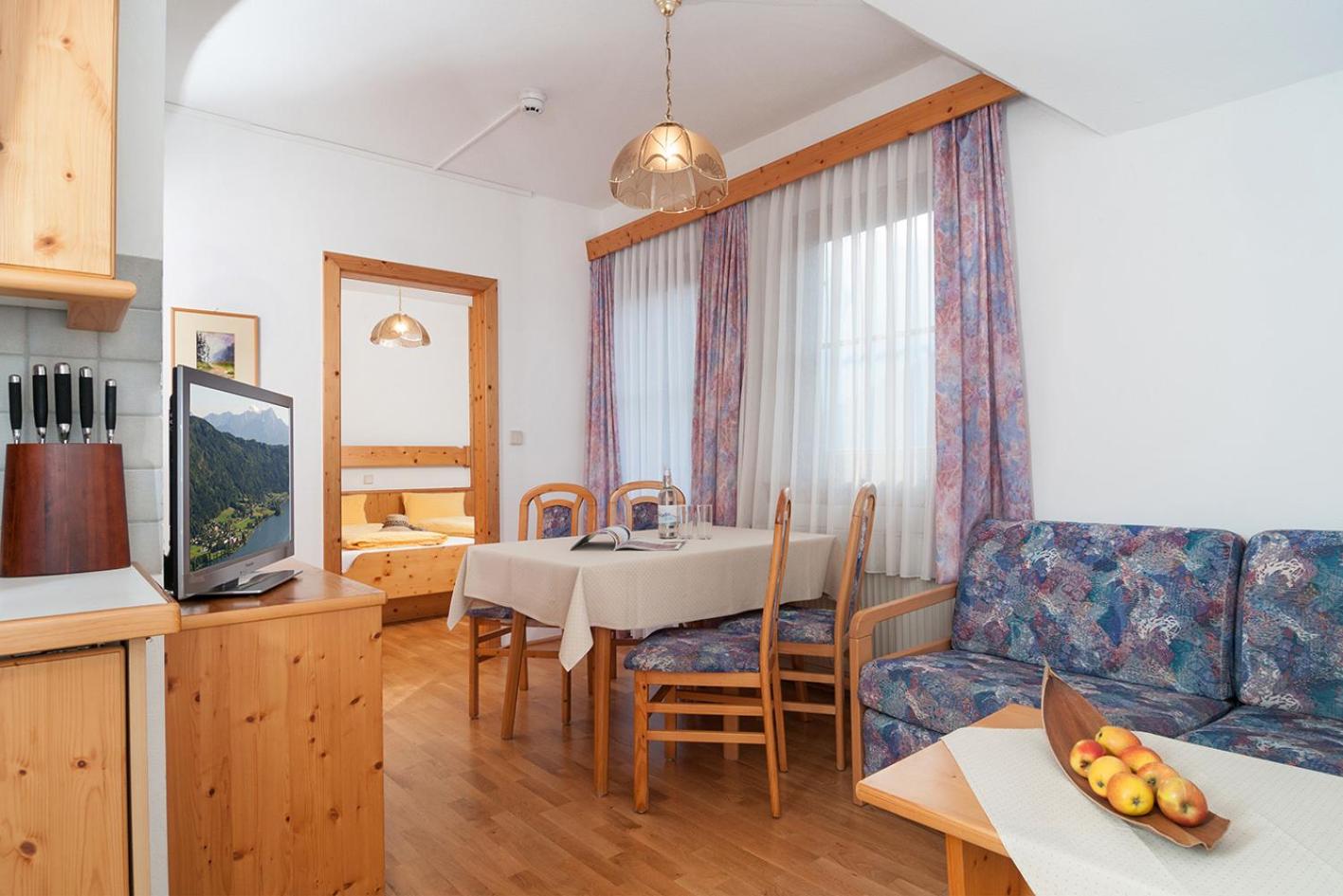 One-Bedroom Apartment with Balcony and Water View photo 3