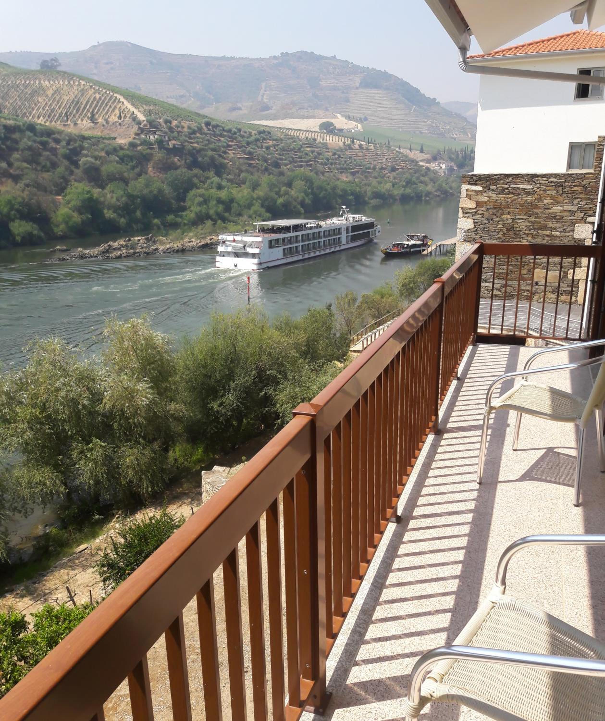 One-Bedroom Apartment with River View photo 2
