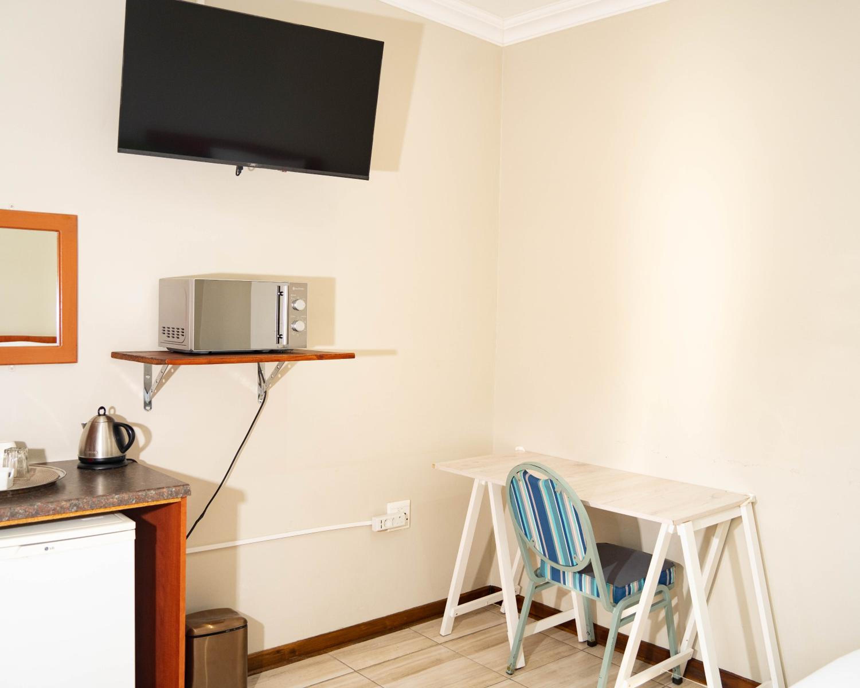 Standard Twin Room photo 2