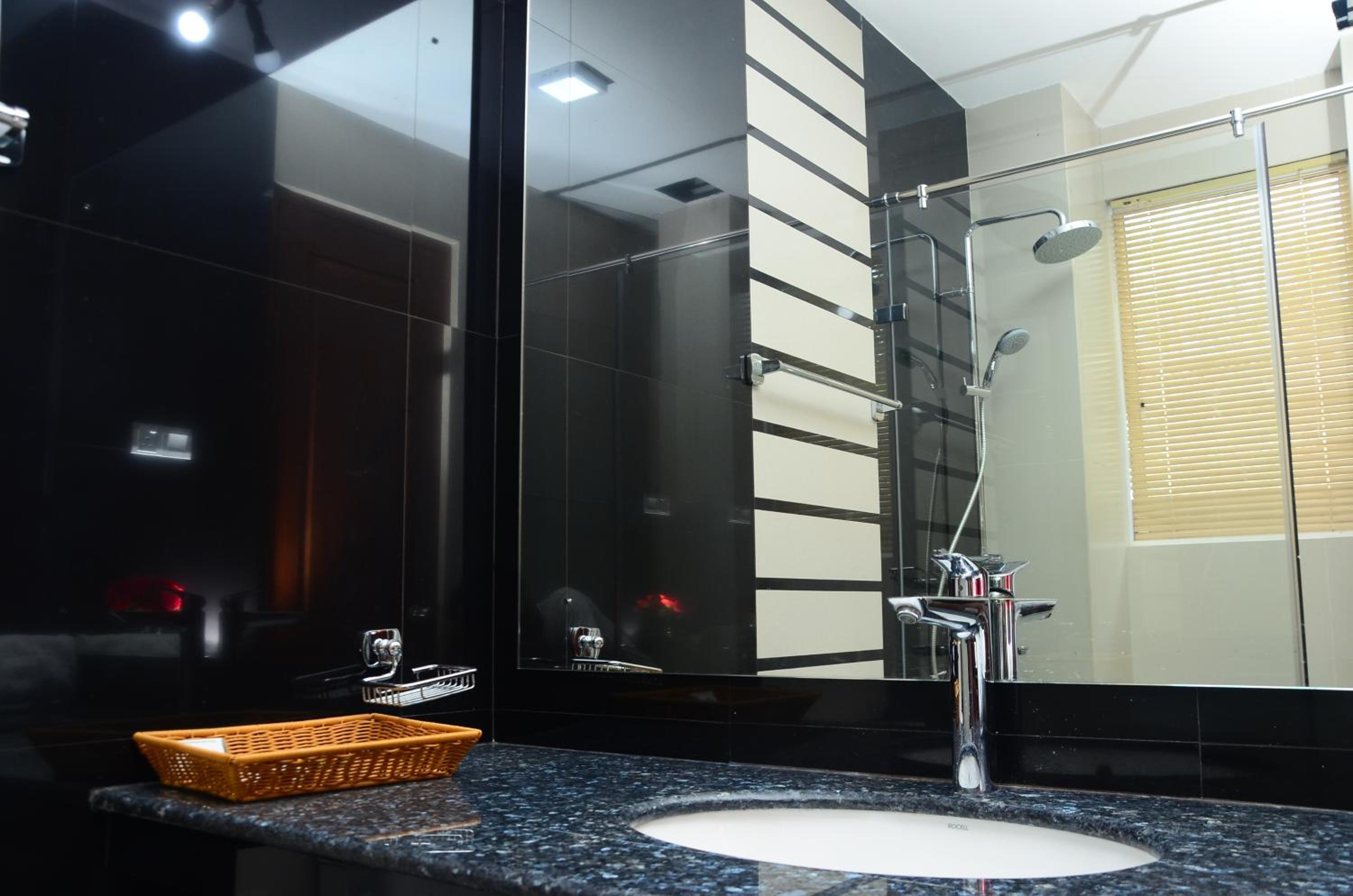 Deluxe Double Room with Balcony photo 2
