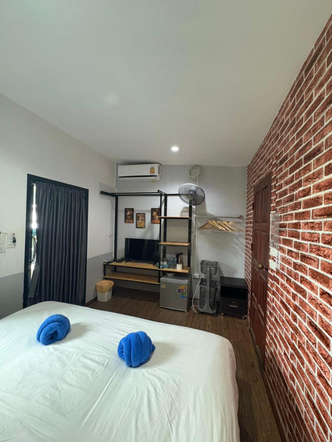 Deluxe Double Room with Balcony photo 1