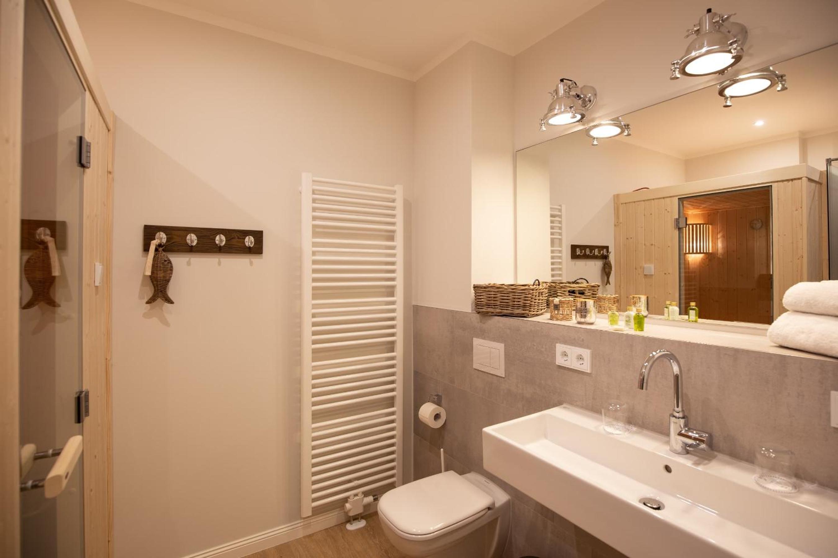 Dockside Master Suite - # 42, dog friendly