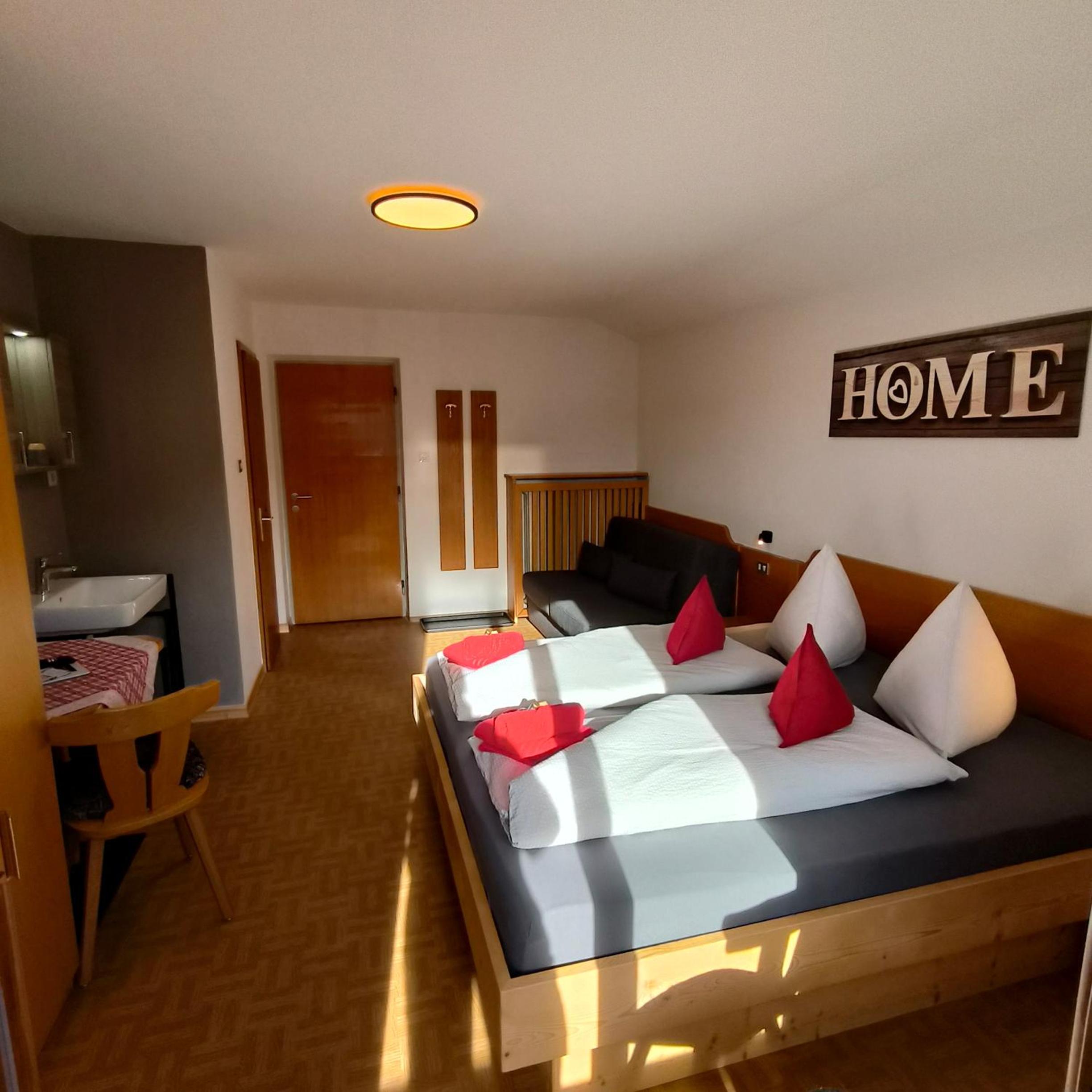 Large Double Room photo 2