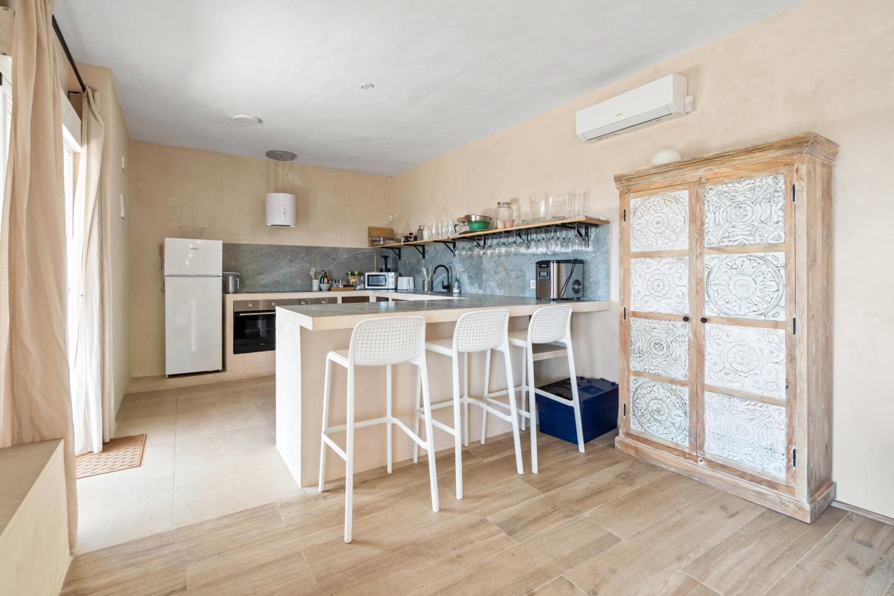 One-Bedroom Bungalow