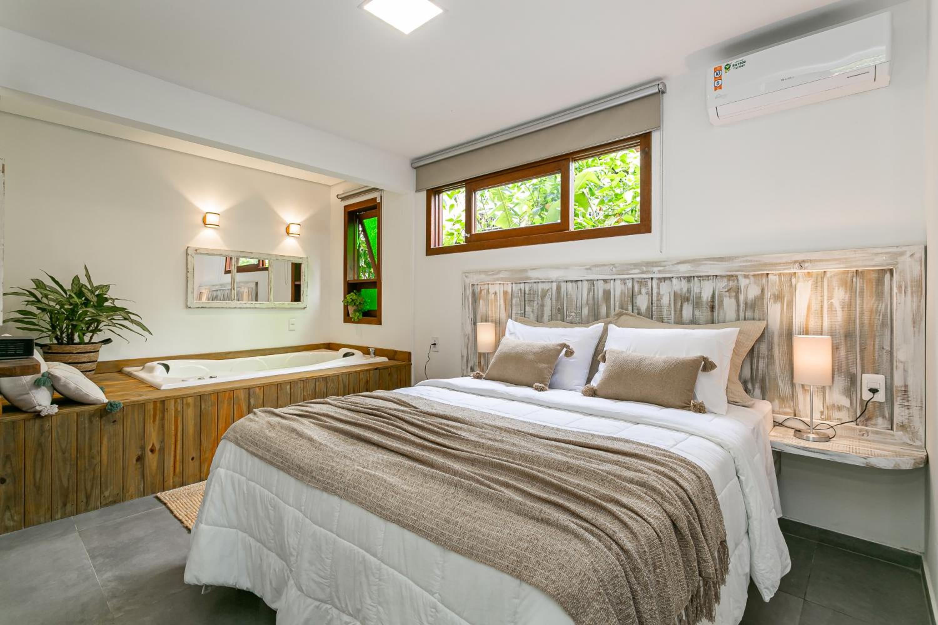 One-Bedroom House photo 1