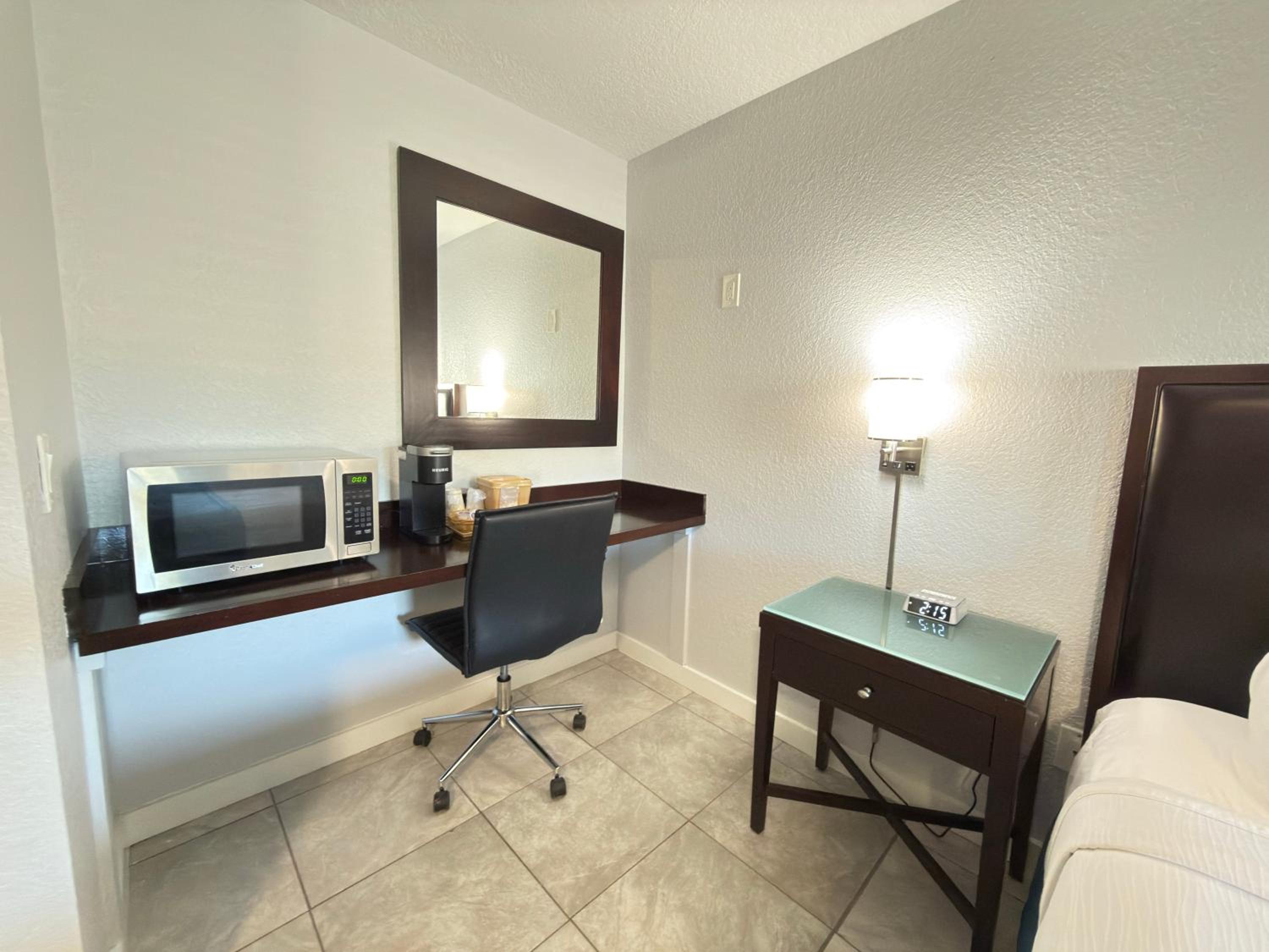 King Room - Disability Access photo 3