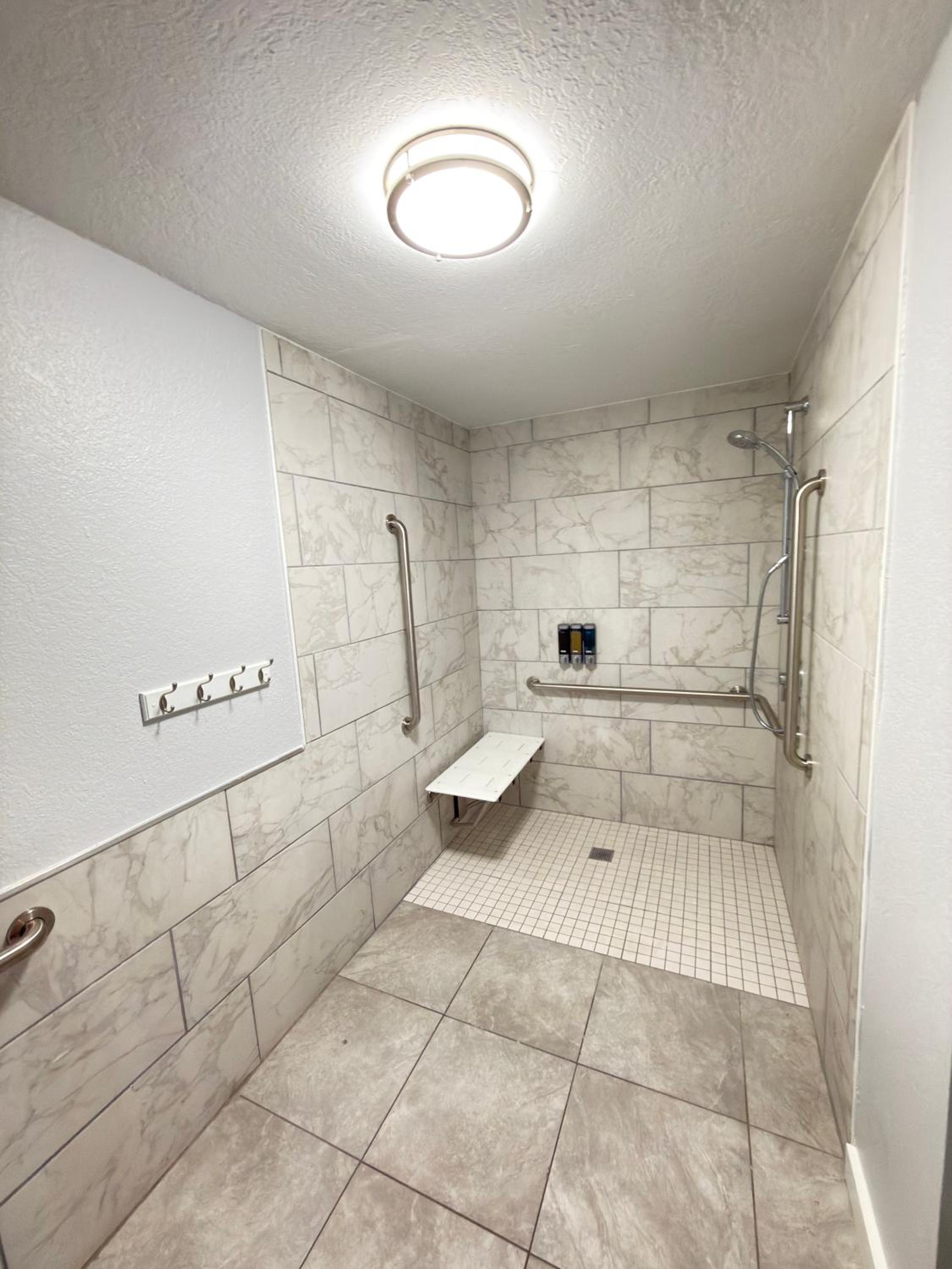 King Room - Disability Access photo 2