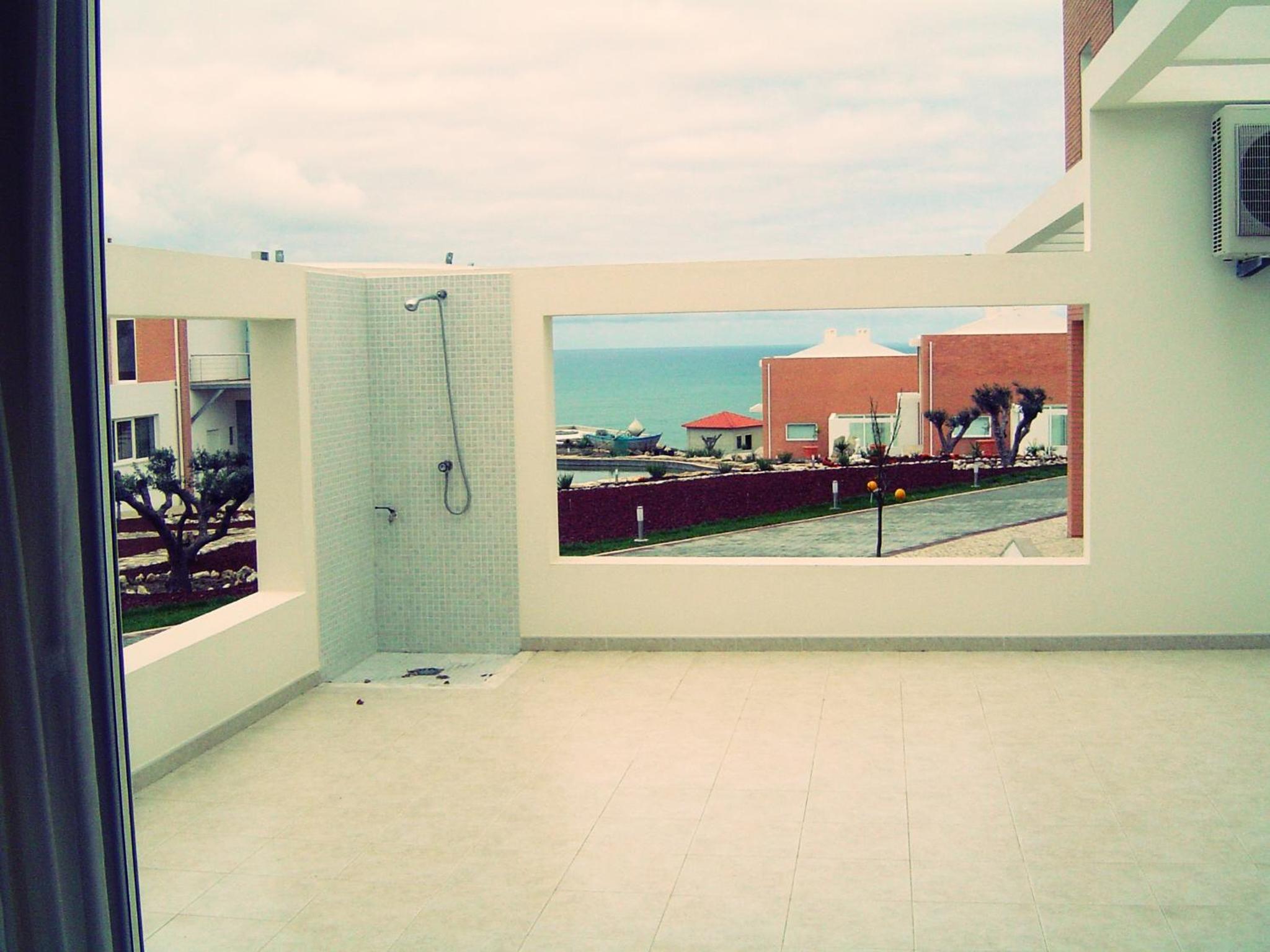 Two-Bedroom Apartment (4 People) - Photo 6