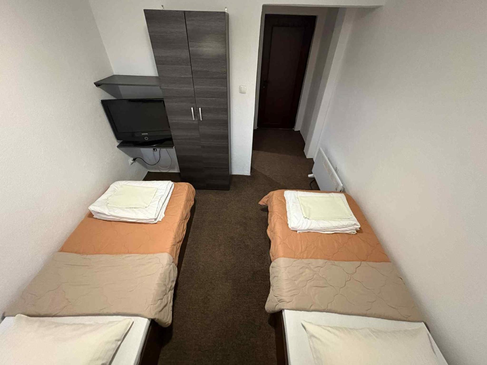 Small Twin Room photo 2