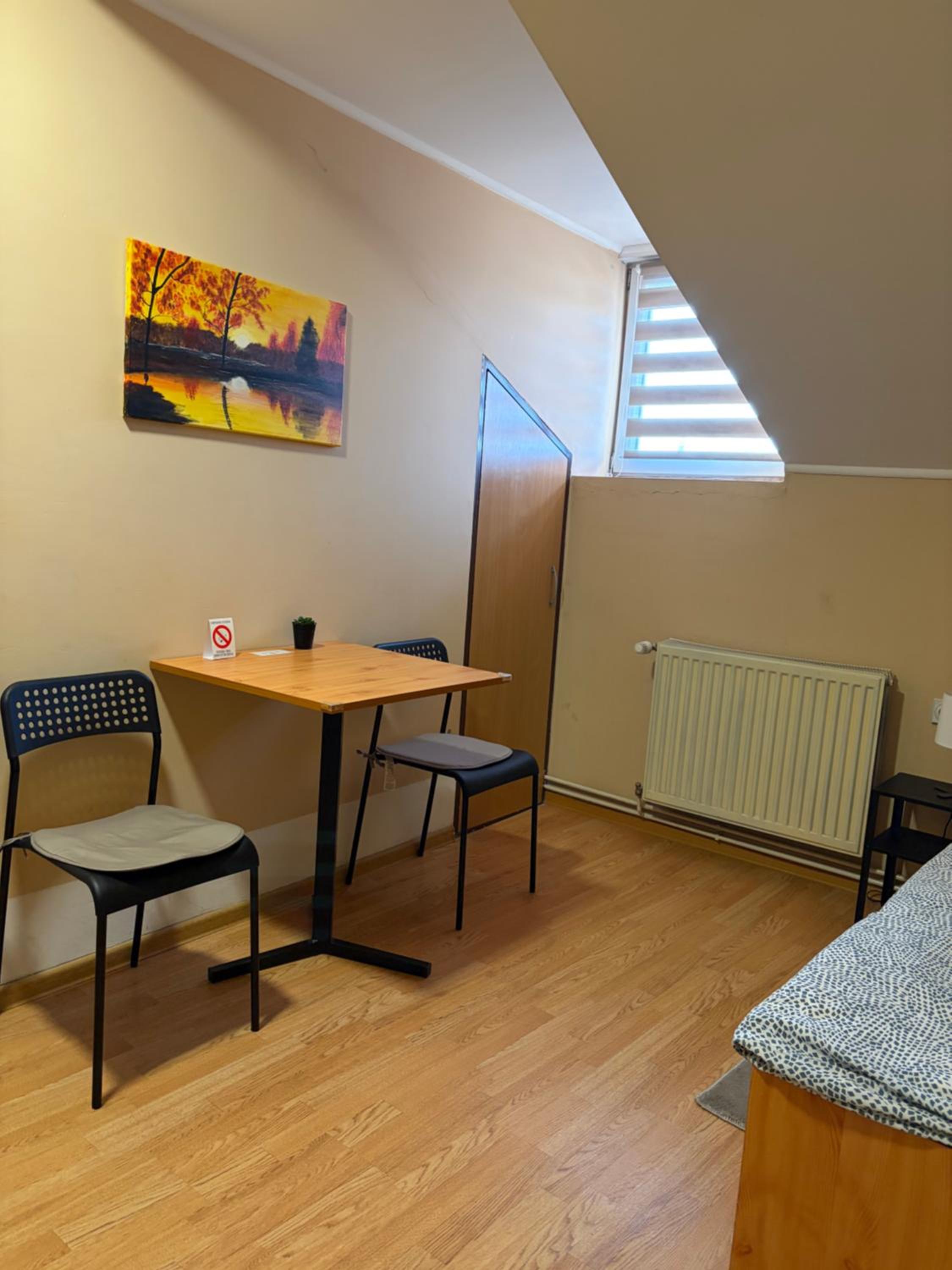 Single Room with Private Bathroom photo 2