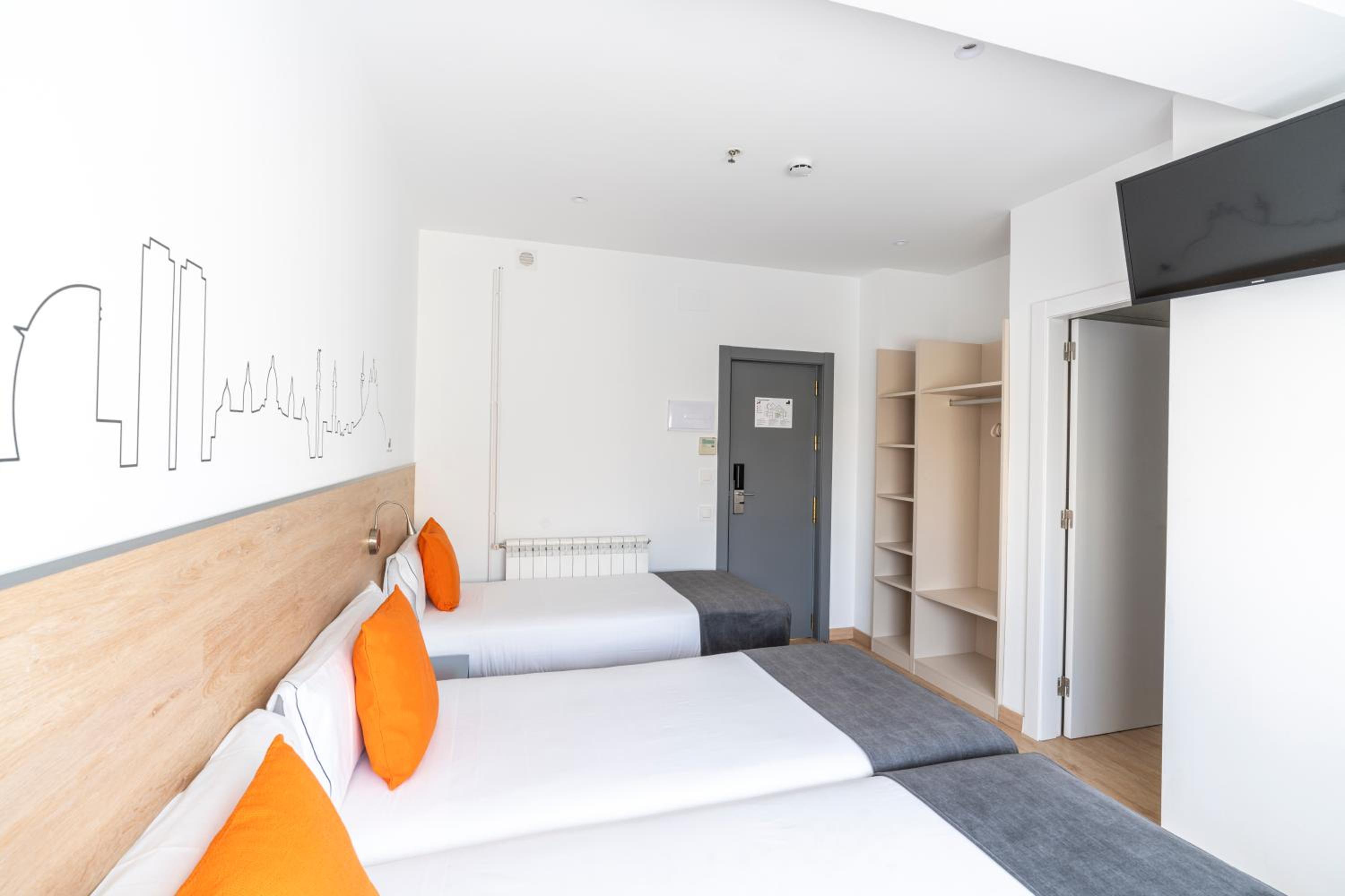Double Room with Extra Bed photo 1