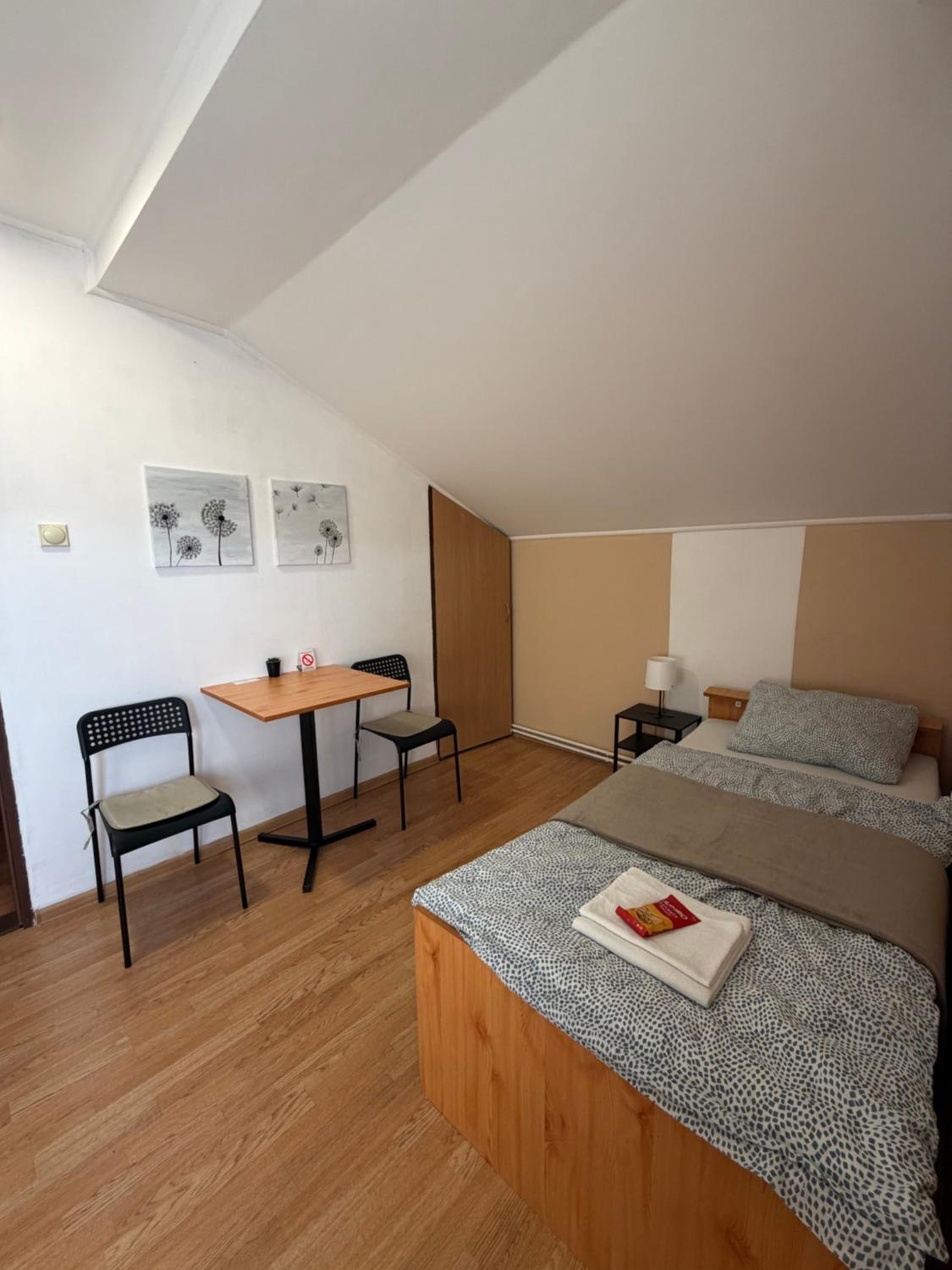 Single Room with Private Bathroom photo 3