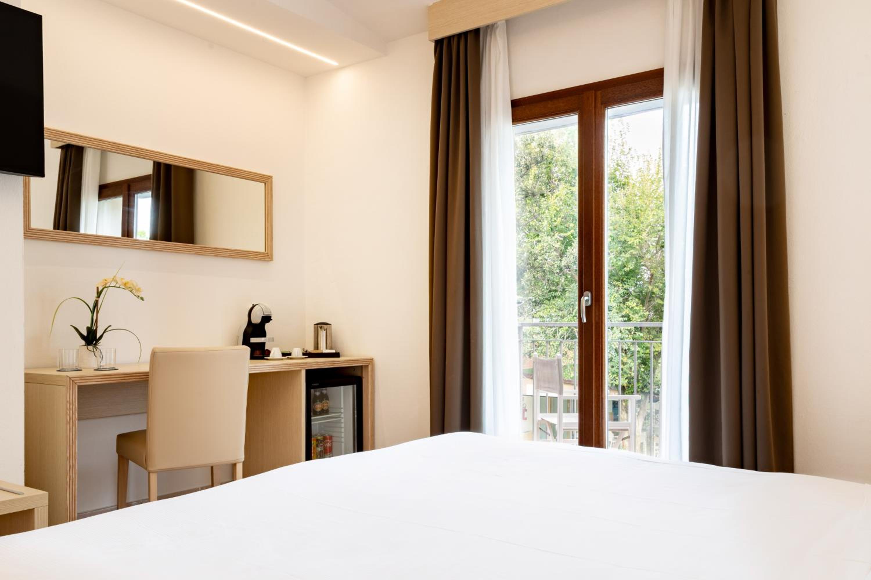 Superior Room Sea View with Balcony photo 3