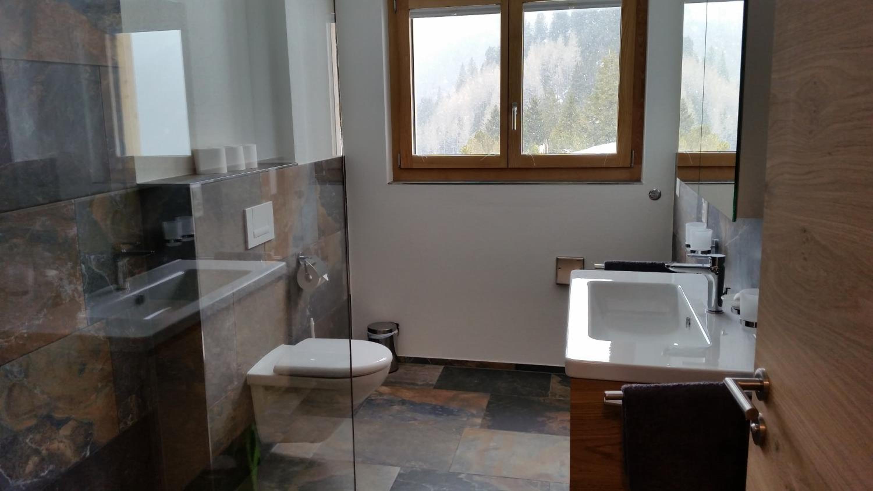 Apartment with Mountain View photo 3