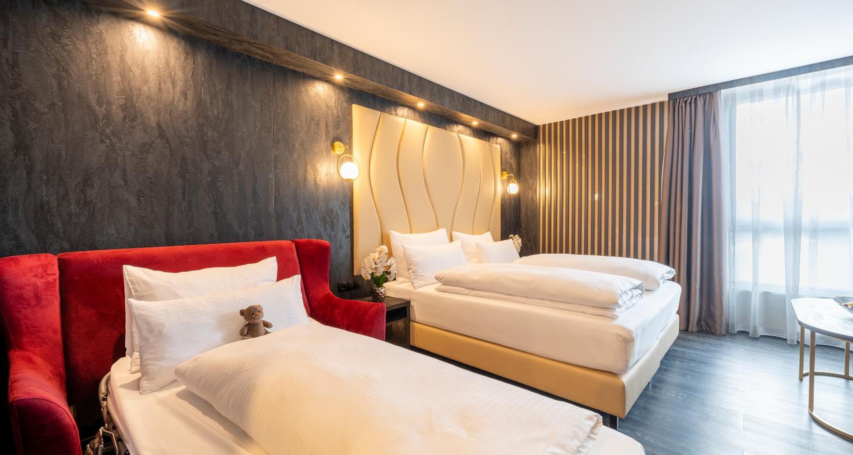 Premium Triple Room - Photo 9