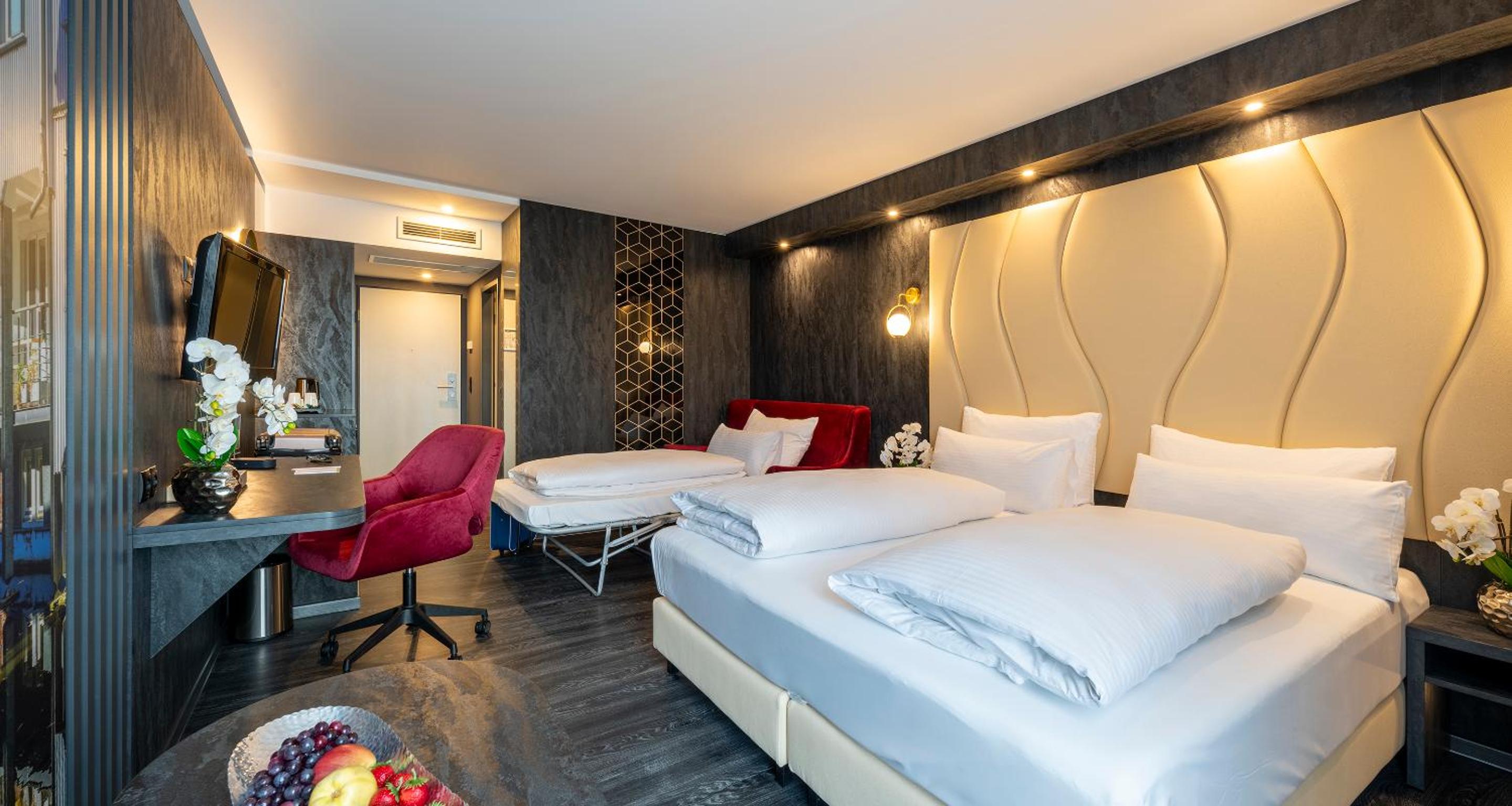 Premium Triple Room - Photo 8