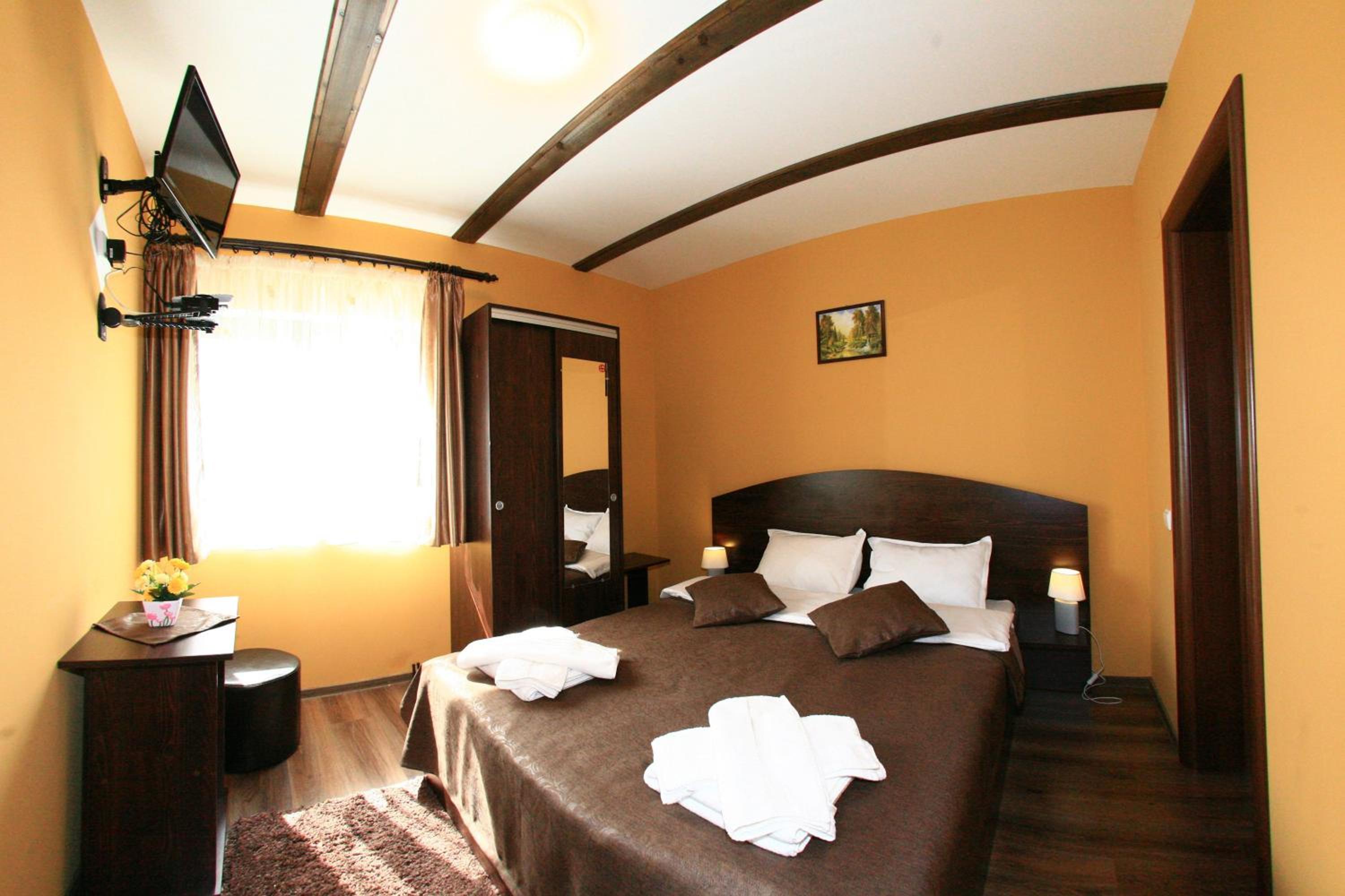 Seven-Bedroom Villa photo 3