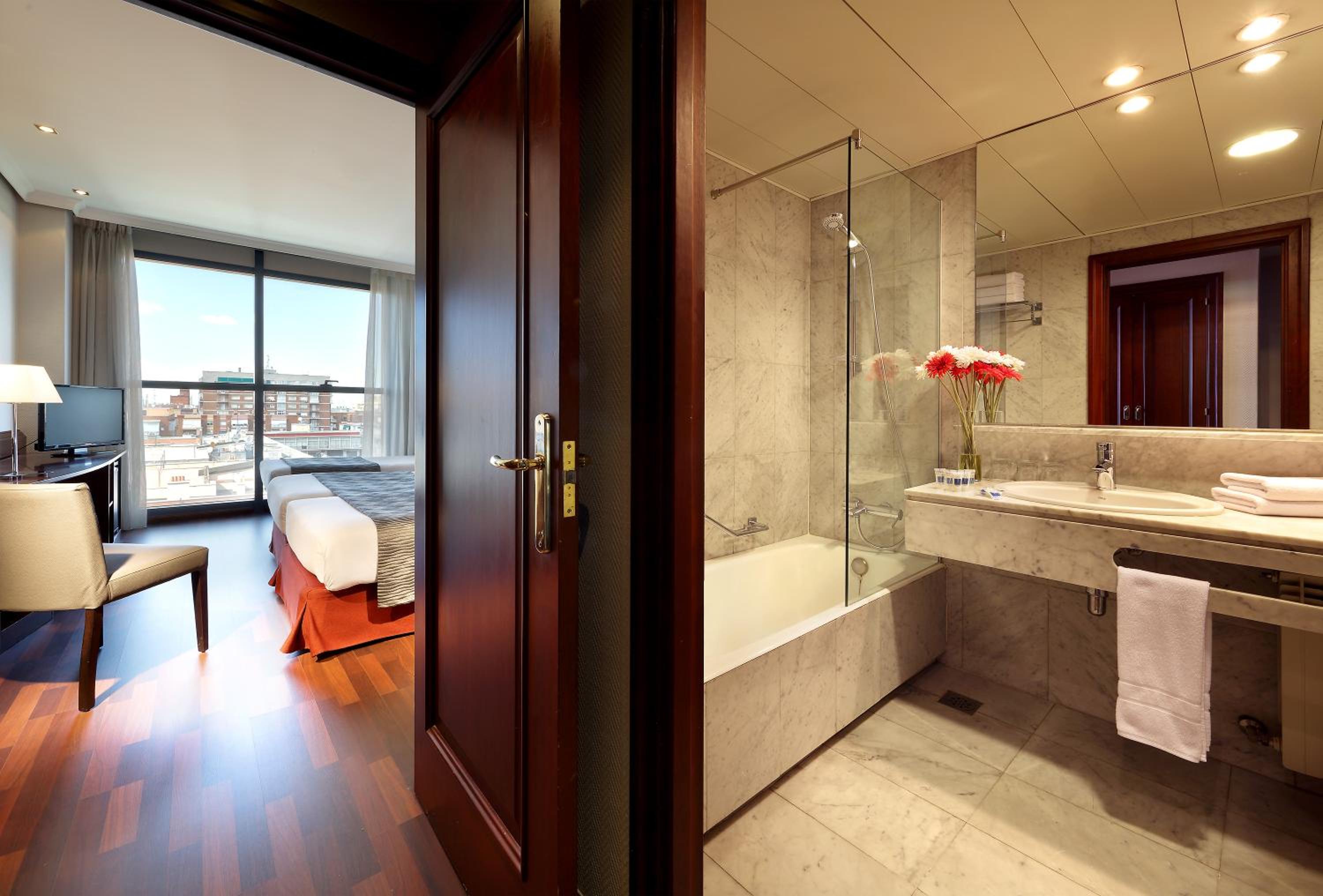 Comfort Double Or Twin Room With Extra Bed photo 2