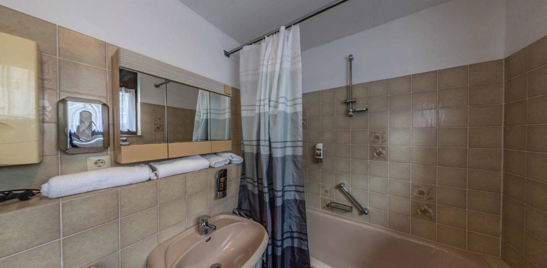 One-Bedroom Apartment with Balcony photo 3