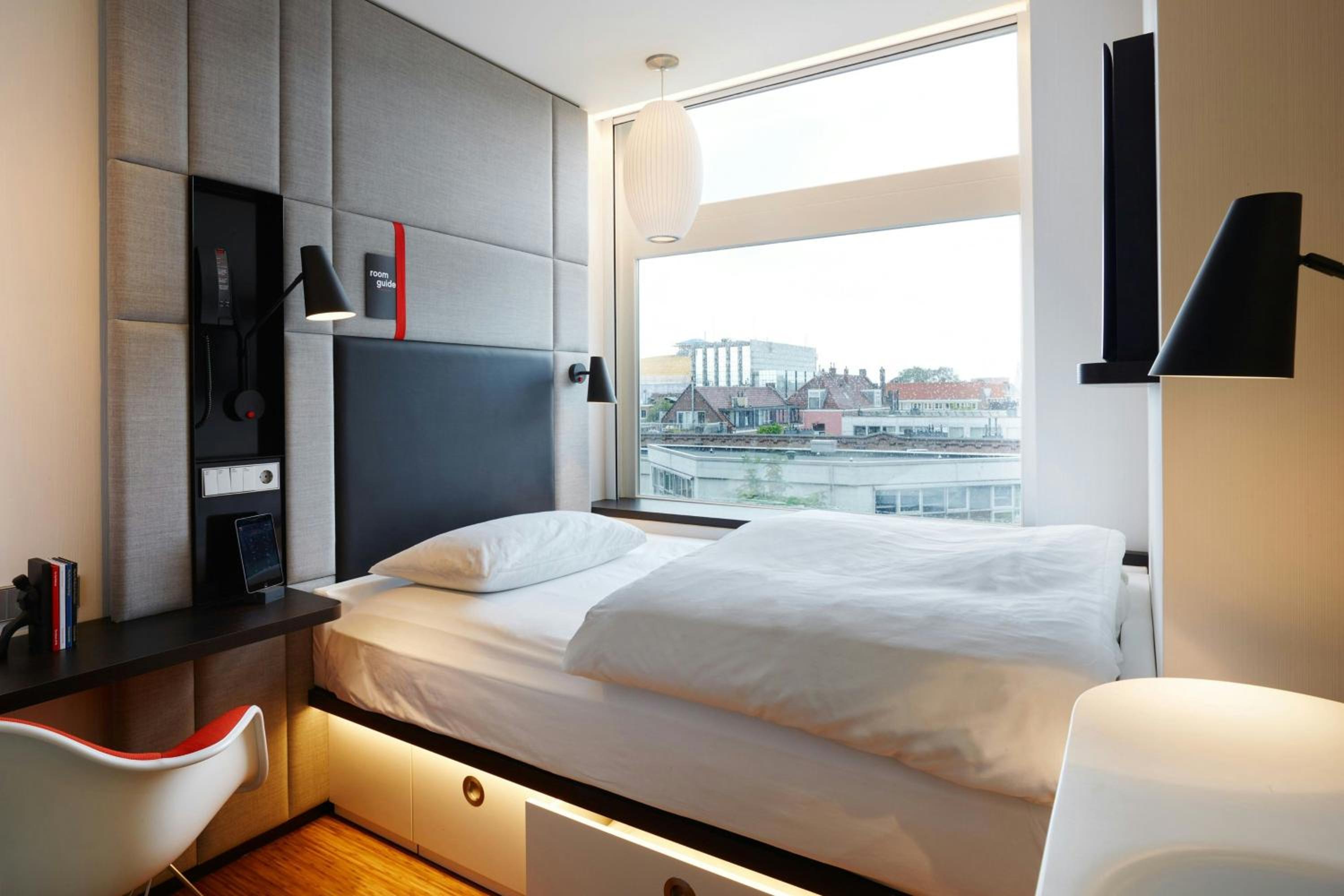 Single Room with One Double Bed photo 3