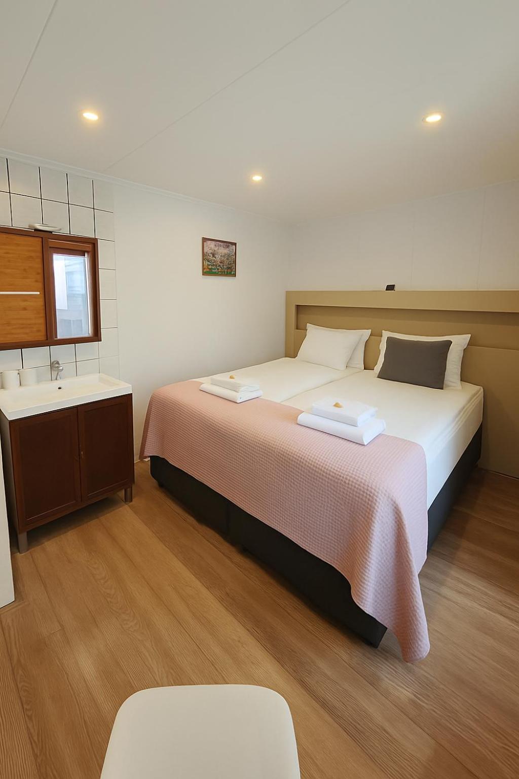 Budget Double Room photo 2