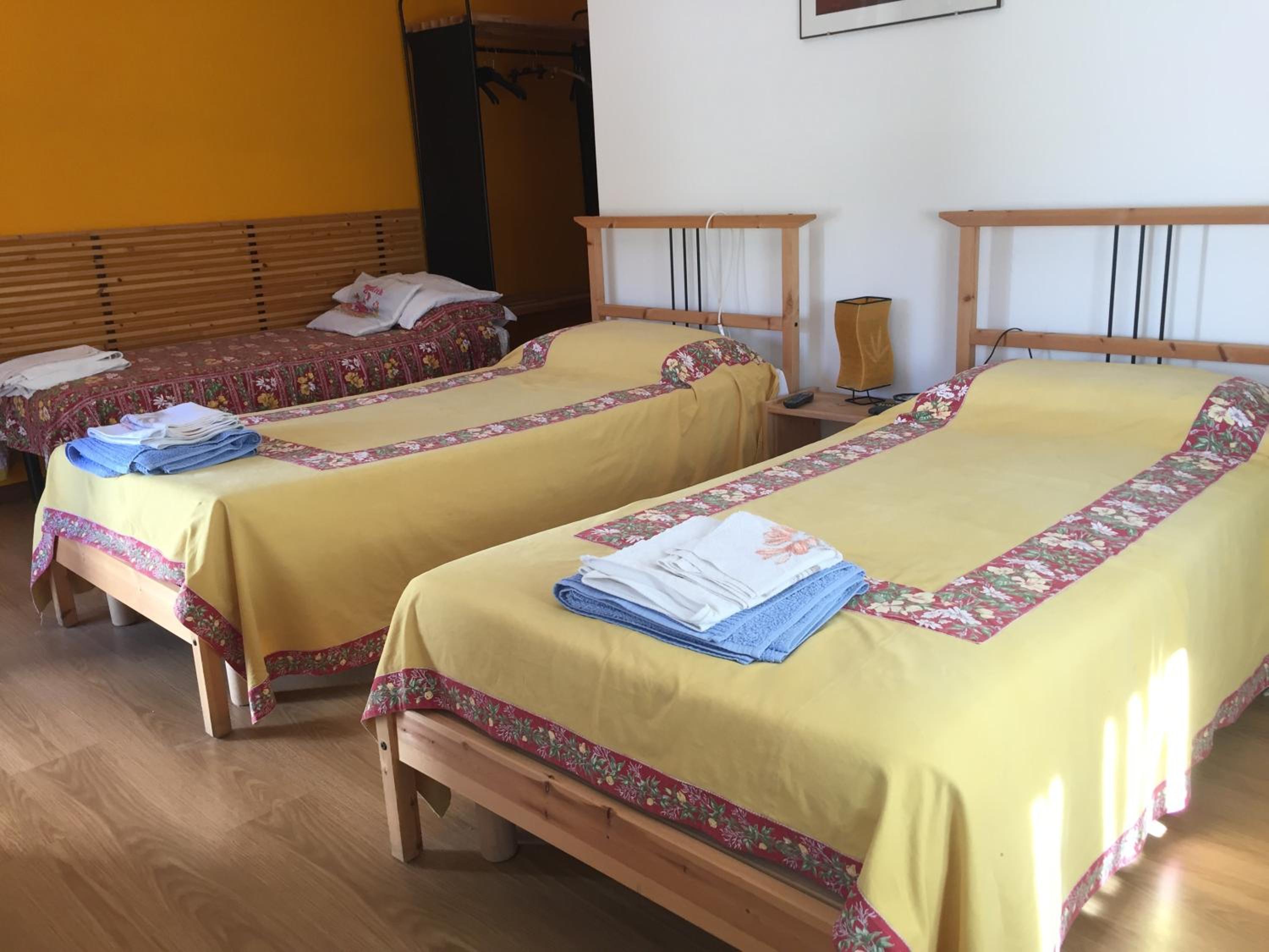 Twin Room - Photo 2