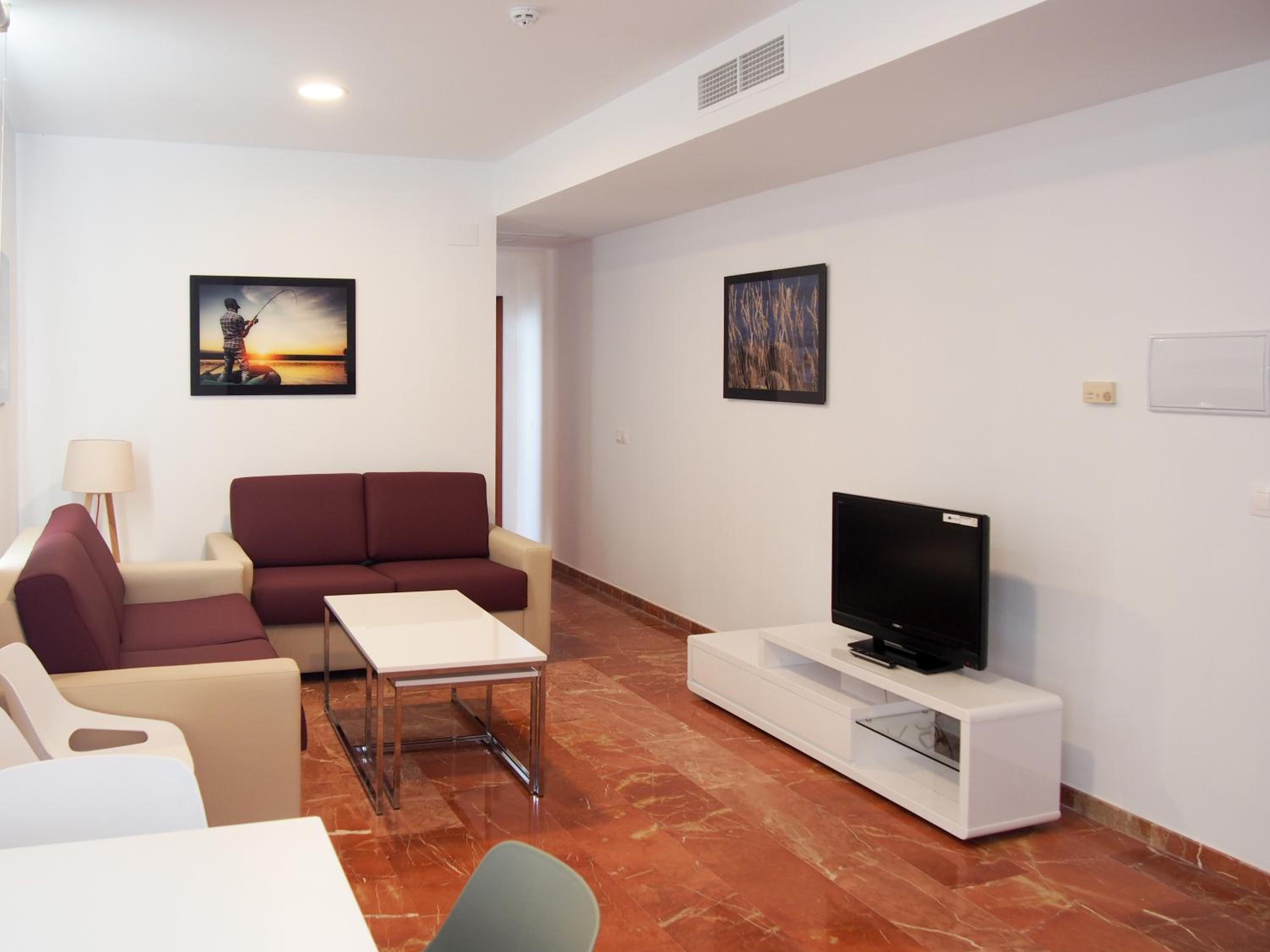 Apartment with Lake View - Photo 1