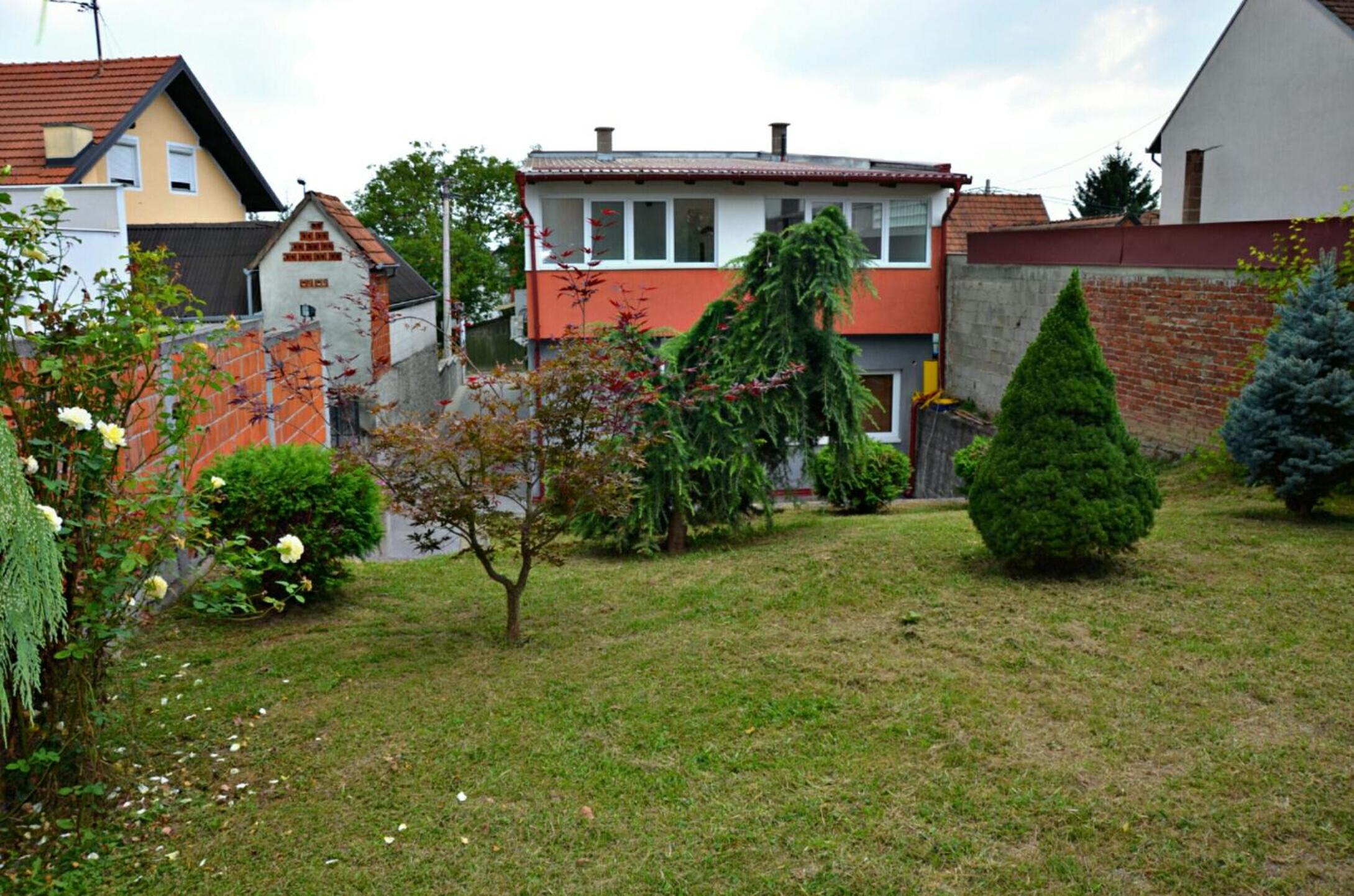 Three-Bedroom Apartment - Photo 21