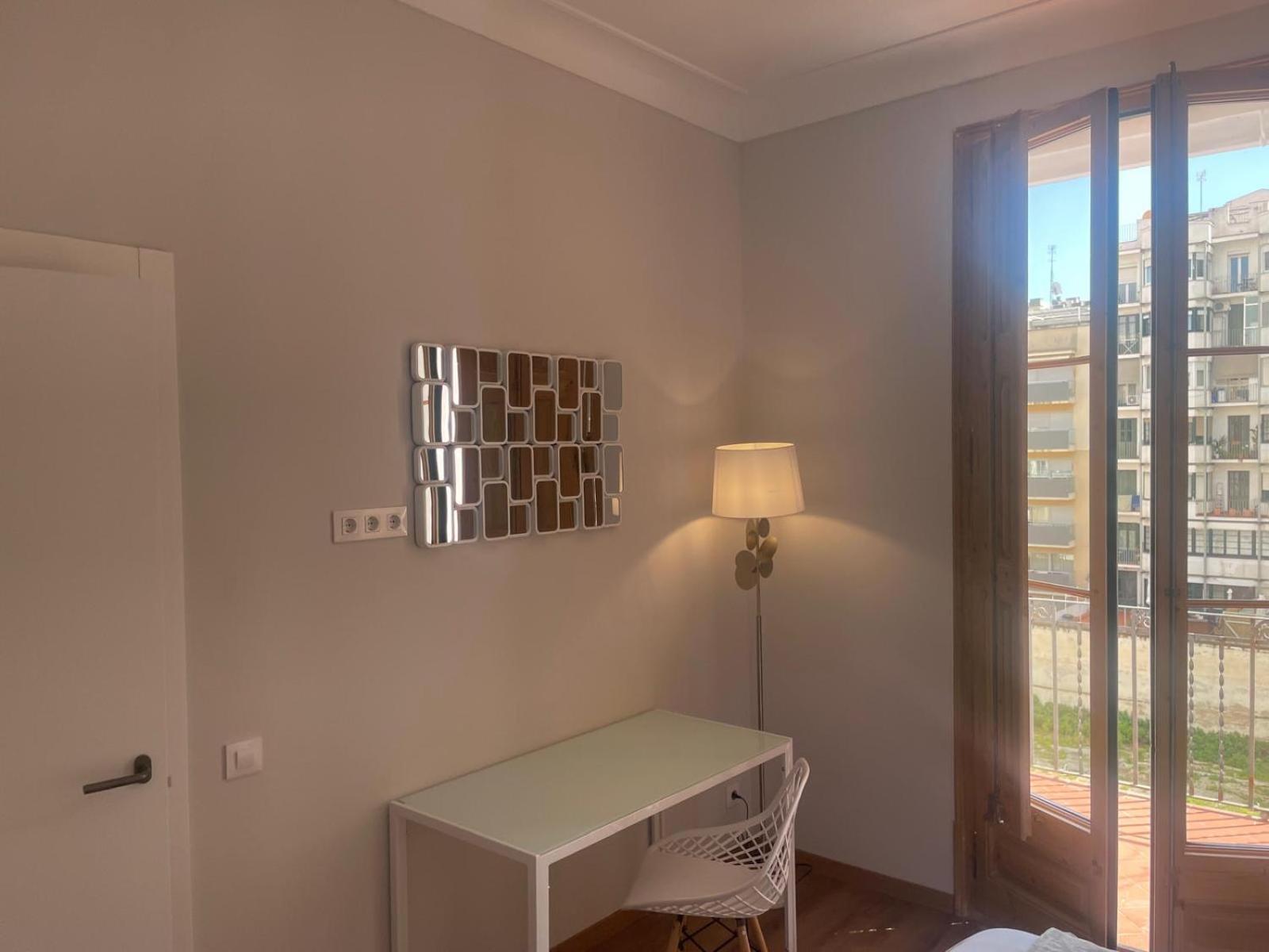 King Suite with Balcony photo 2