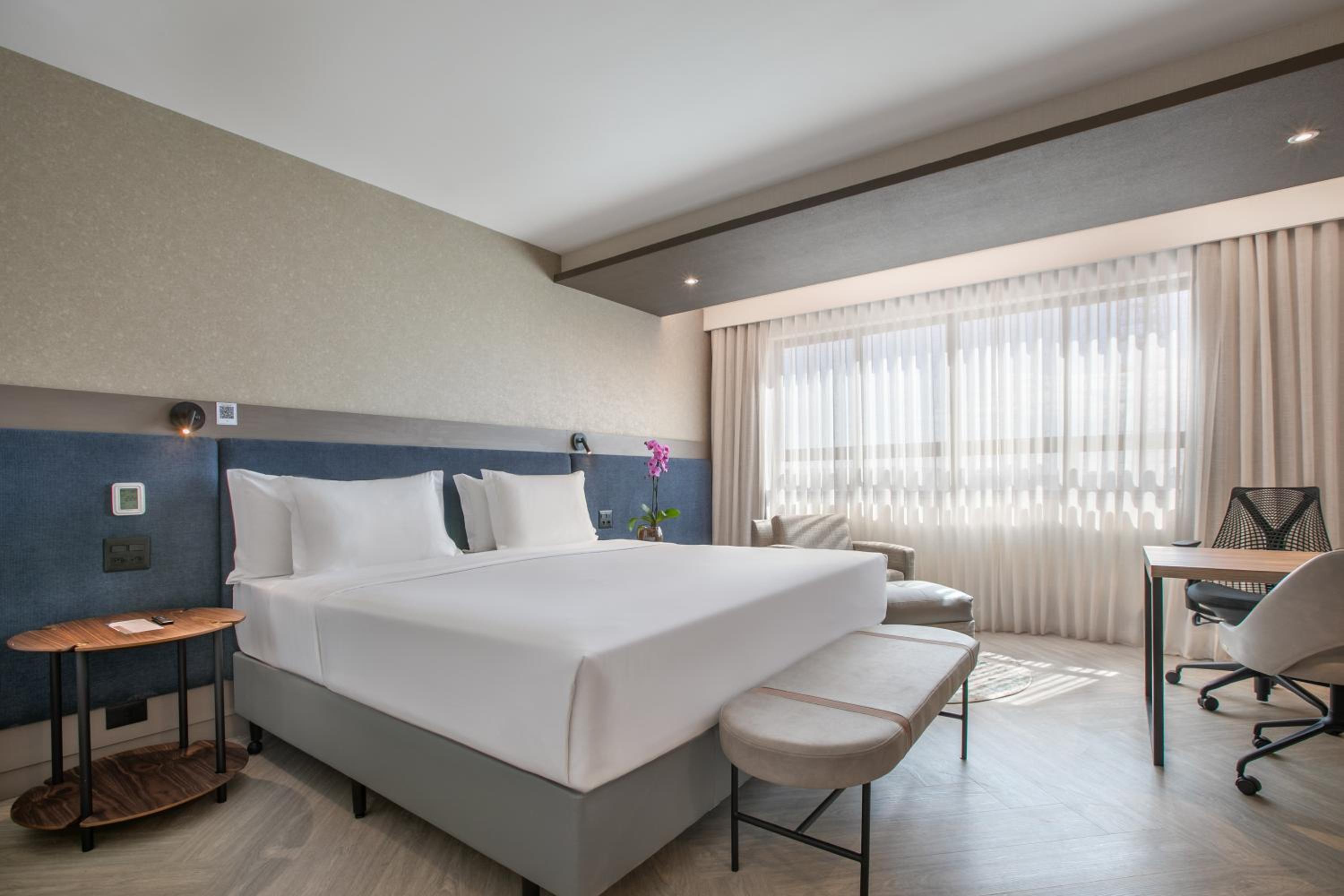 Premium King Room