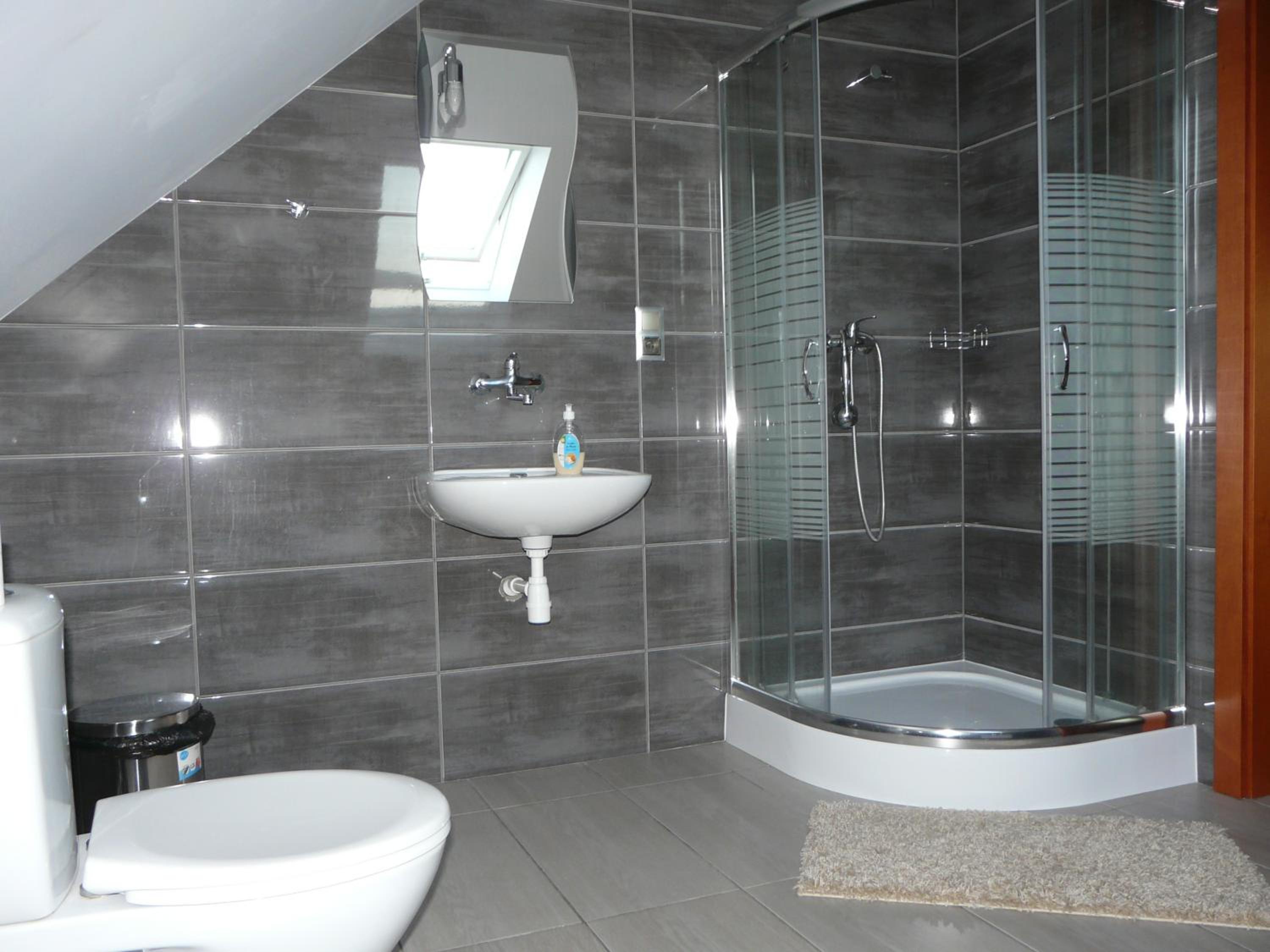 Twin Room with Private Bathroom photo 2