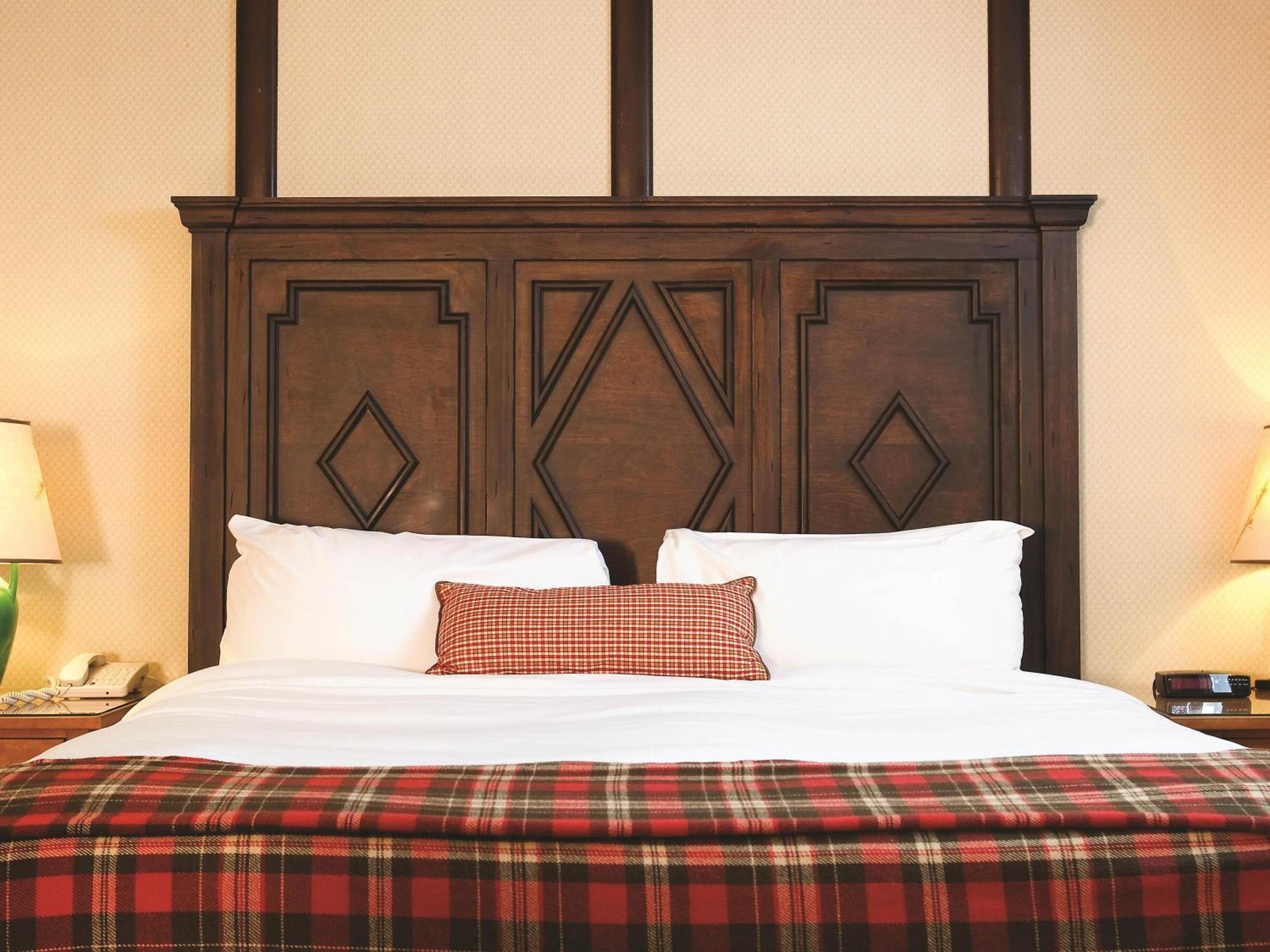 Deluxe King Suite with Spa Bath - Photo 2