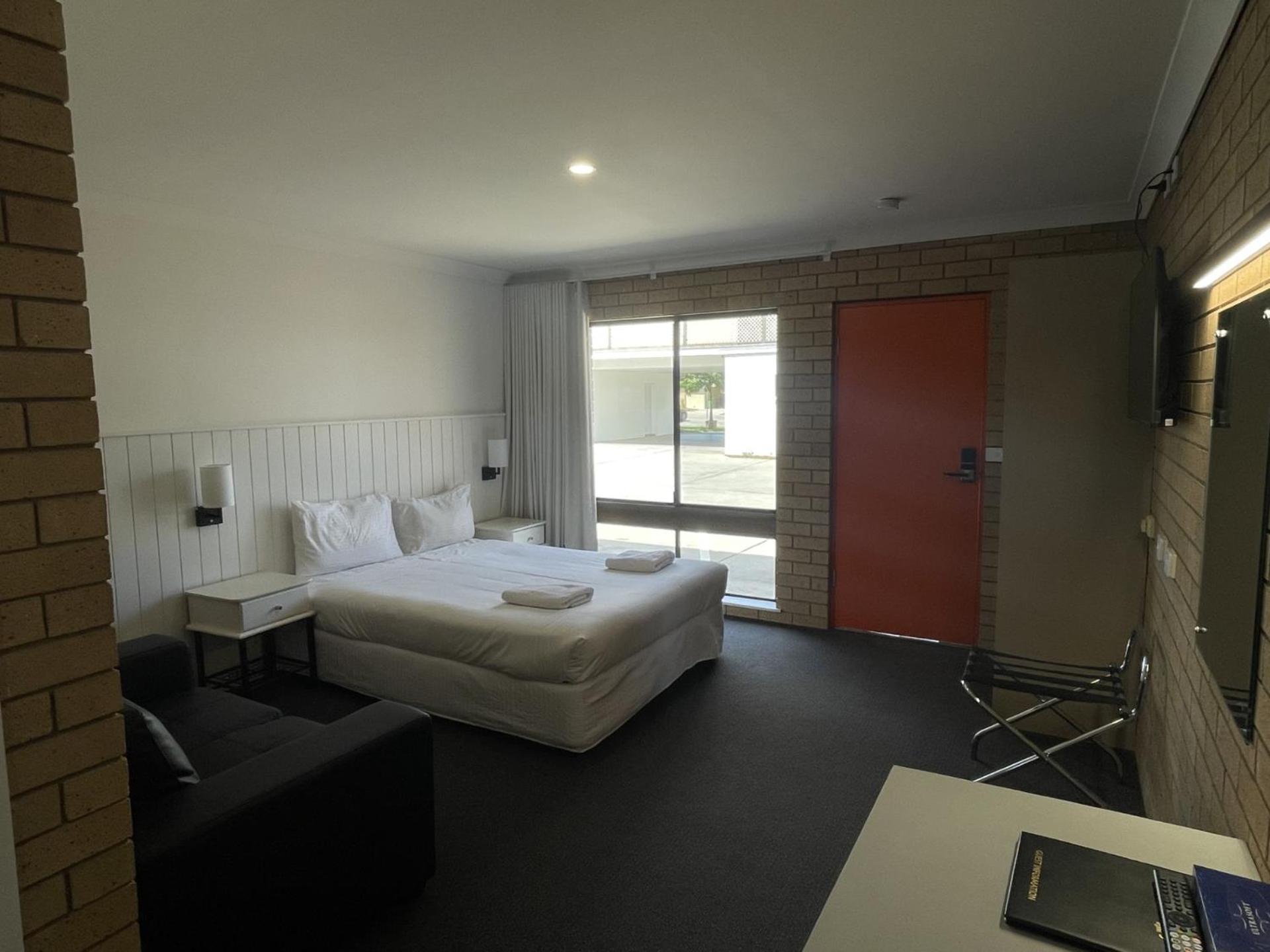 Queen Room with Garden View photo 3
